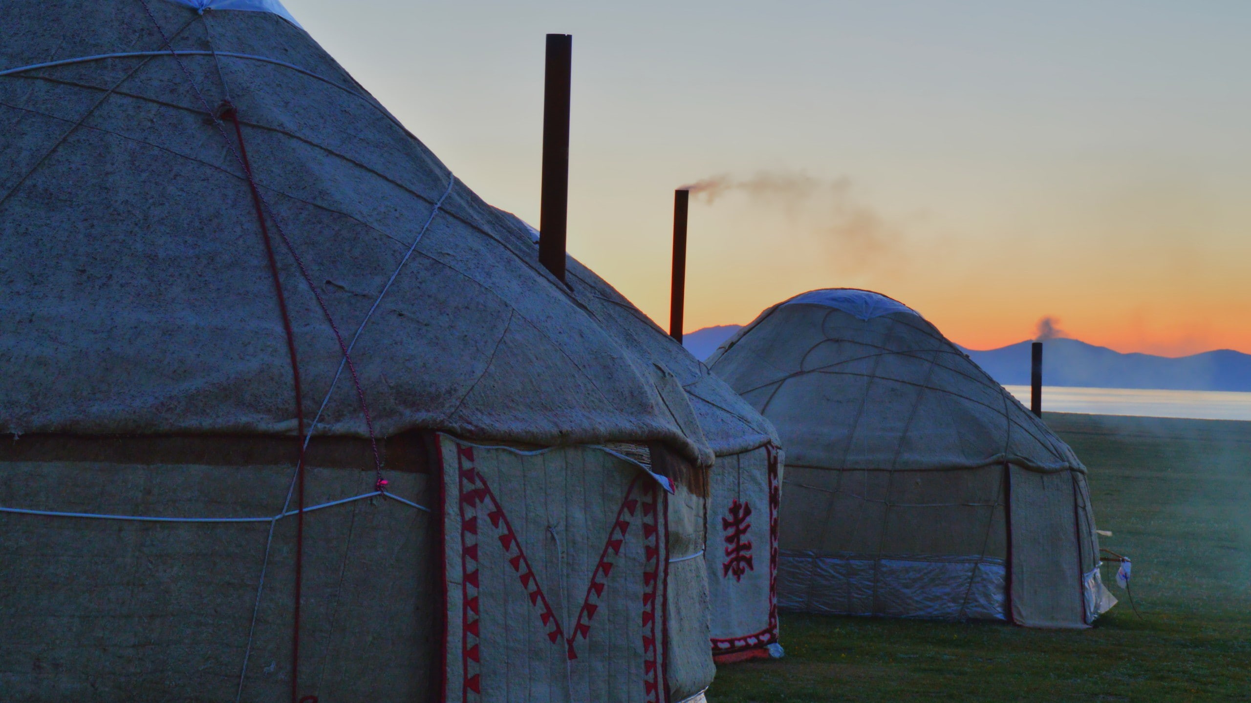 Song Kul, evening, chimneys, Kyrgyzstan, 2K, HD Wallpaper