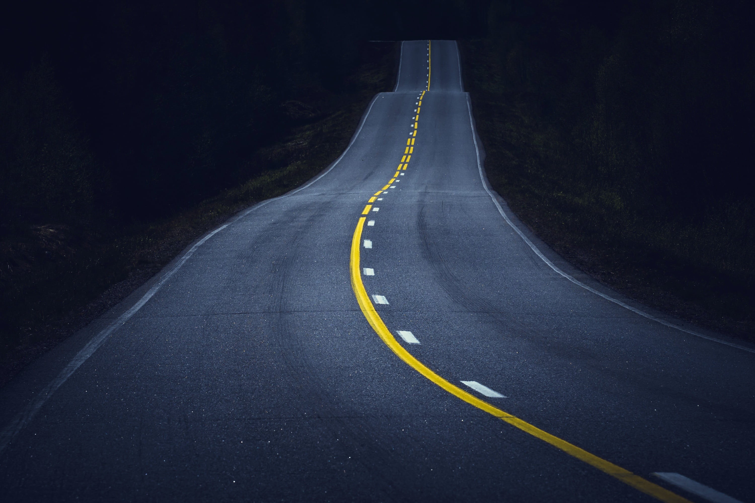 long, day, vanishing point, outdoors, empty road, dividing line, symbol, nature, 2K, dark, no people, diminishing perspective, roadway, asphalt, road marking, HD Wallpaper