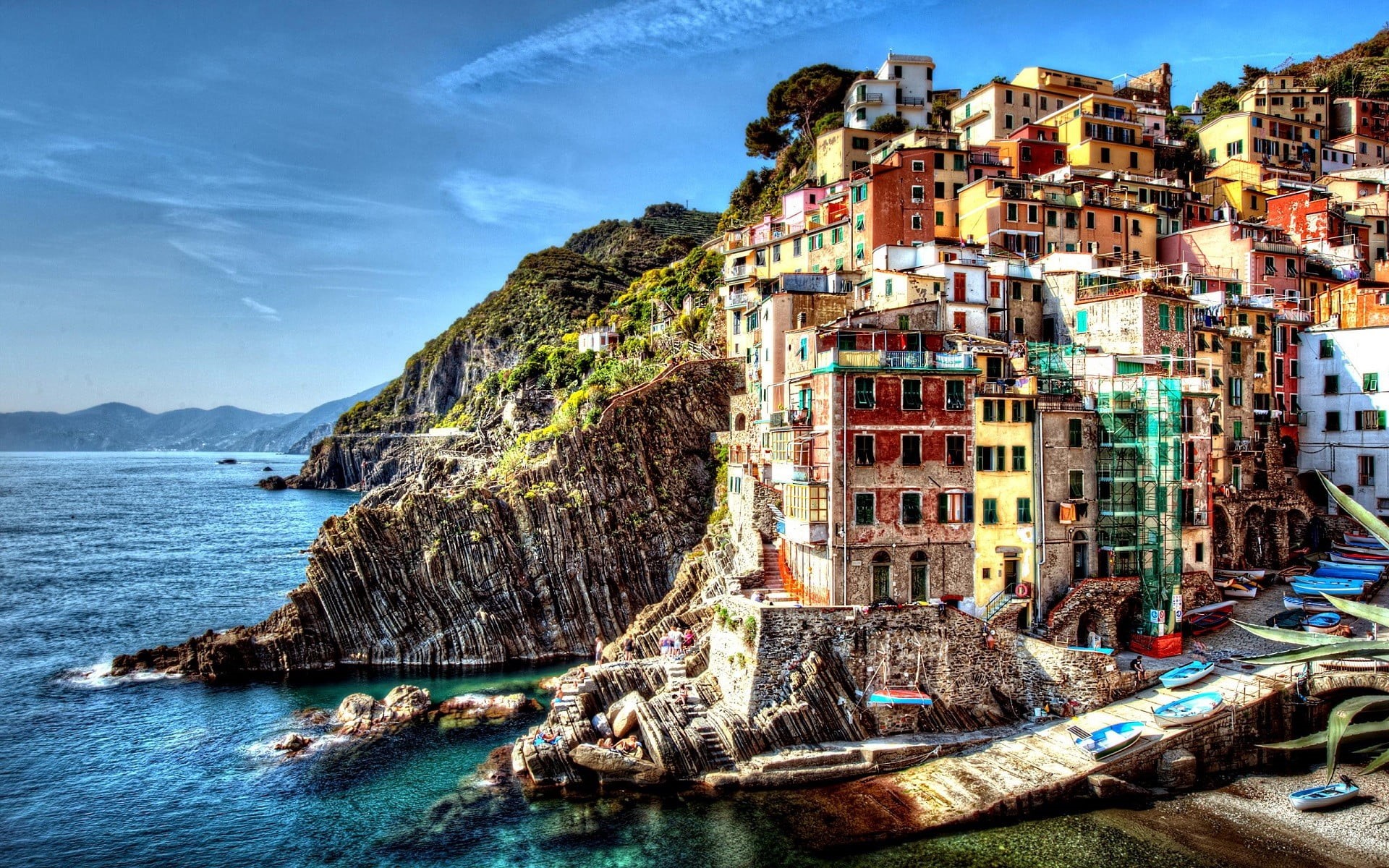 land, mountain, near, travel destinations, architecture, city, beach, water, cityscape, residential district, house, Italy, building, nautical vessel, sky, HD Wallpaper