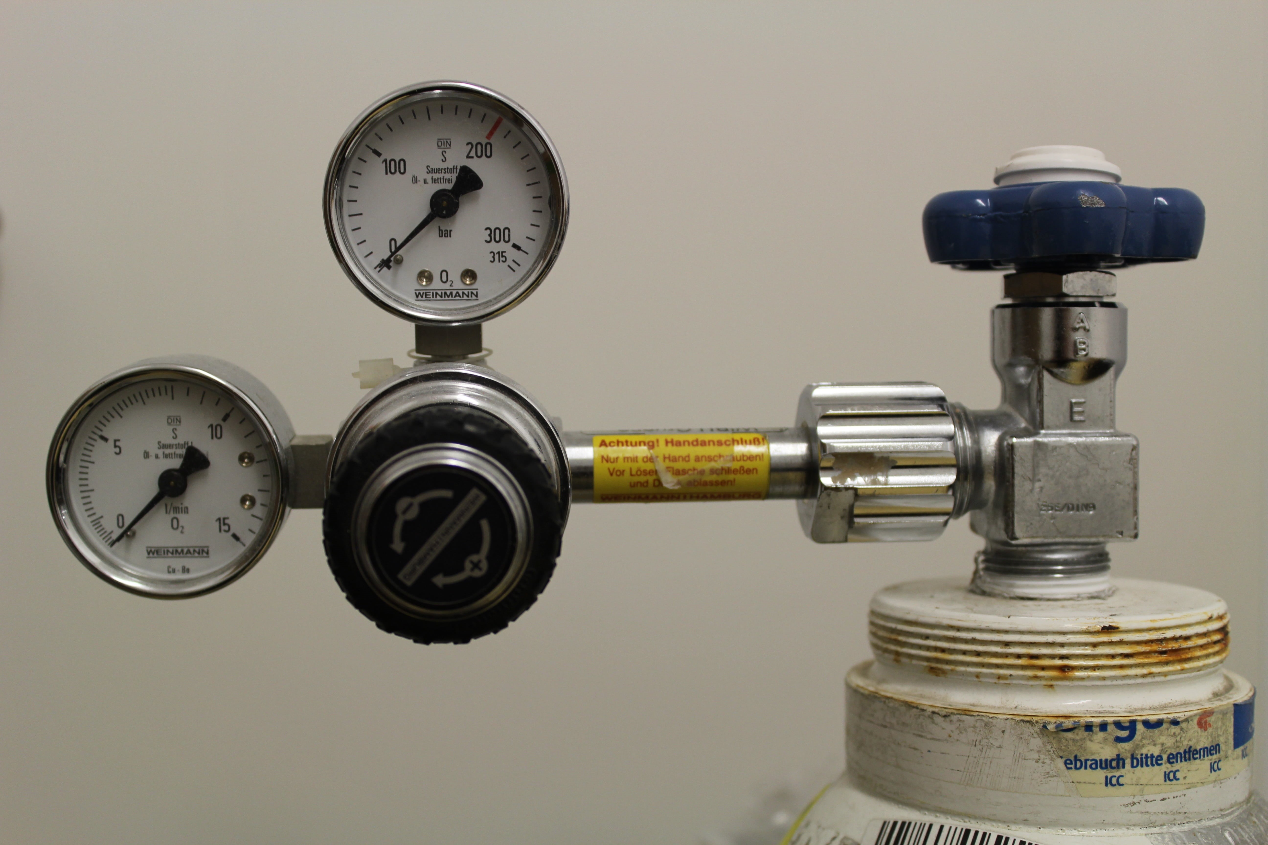 physical pressure, industry, communication, metal, machinery, oxygen lax, first aid, pressure gauge, beamtmungsgerät, oxygen, meter - instrument of measurement, HD Wallpaper