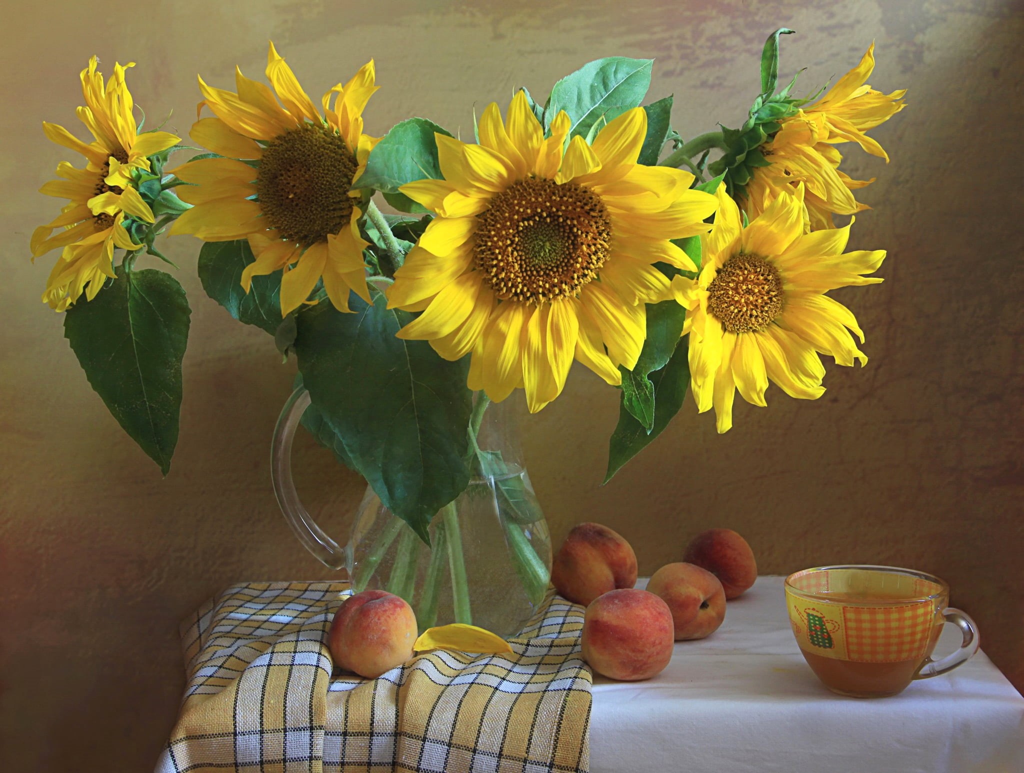 healthy eating, yellow, vase, fragility, bunch of flowers, flower head, beauty in nature, peaches, table, freshness, flower arrangement, bouquet, pitcher, HD Wallpaper