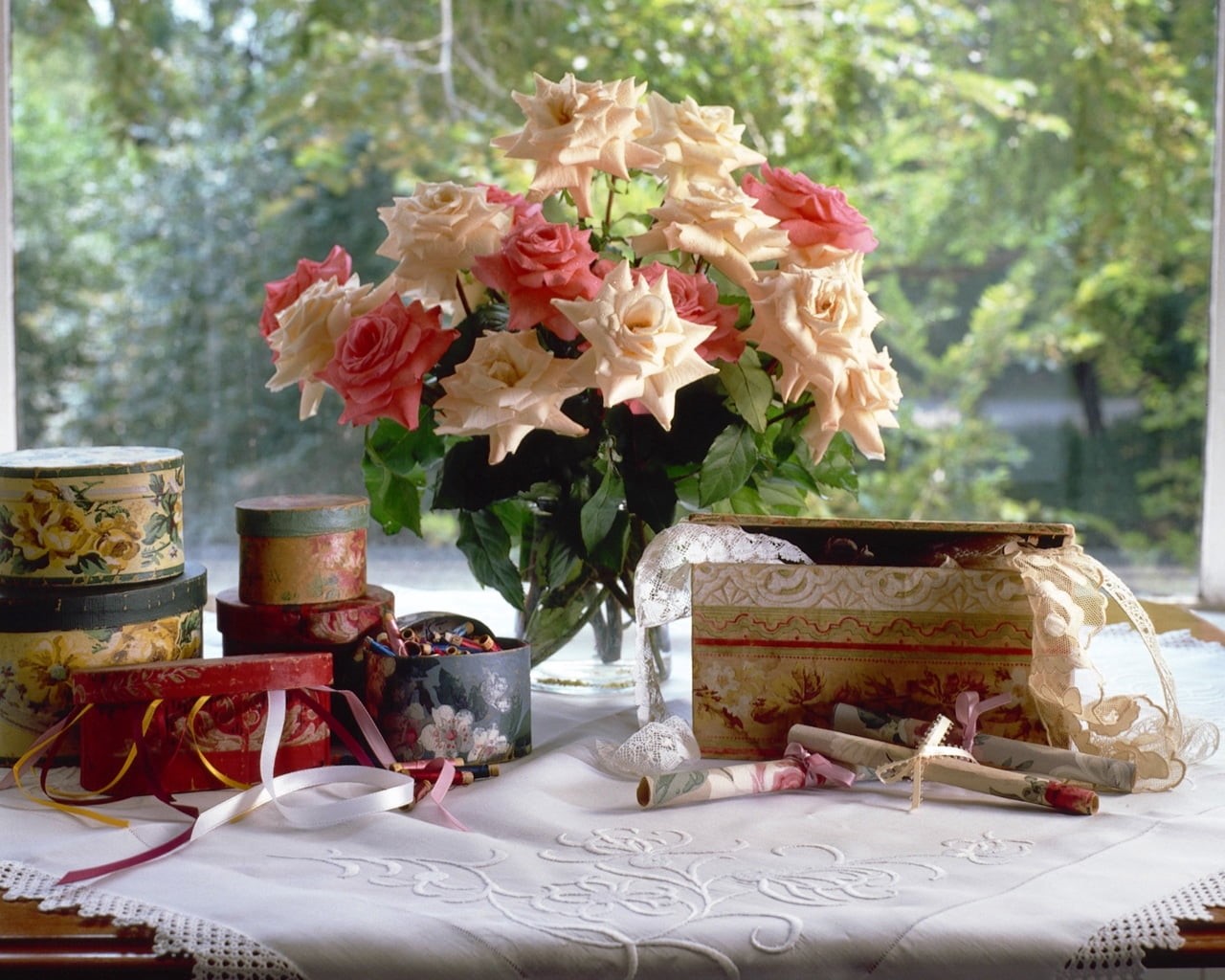 arrangement, close-up, still life, boxes, flowering plant, decoration, vase, pink, day, flower Pot, multi Colored, rarity, table, red, beauty in nature, HD Wallpaper