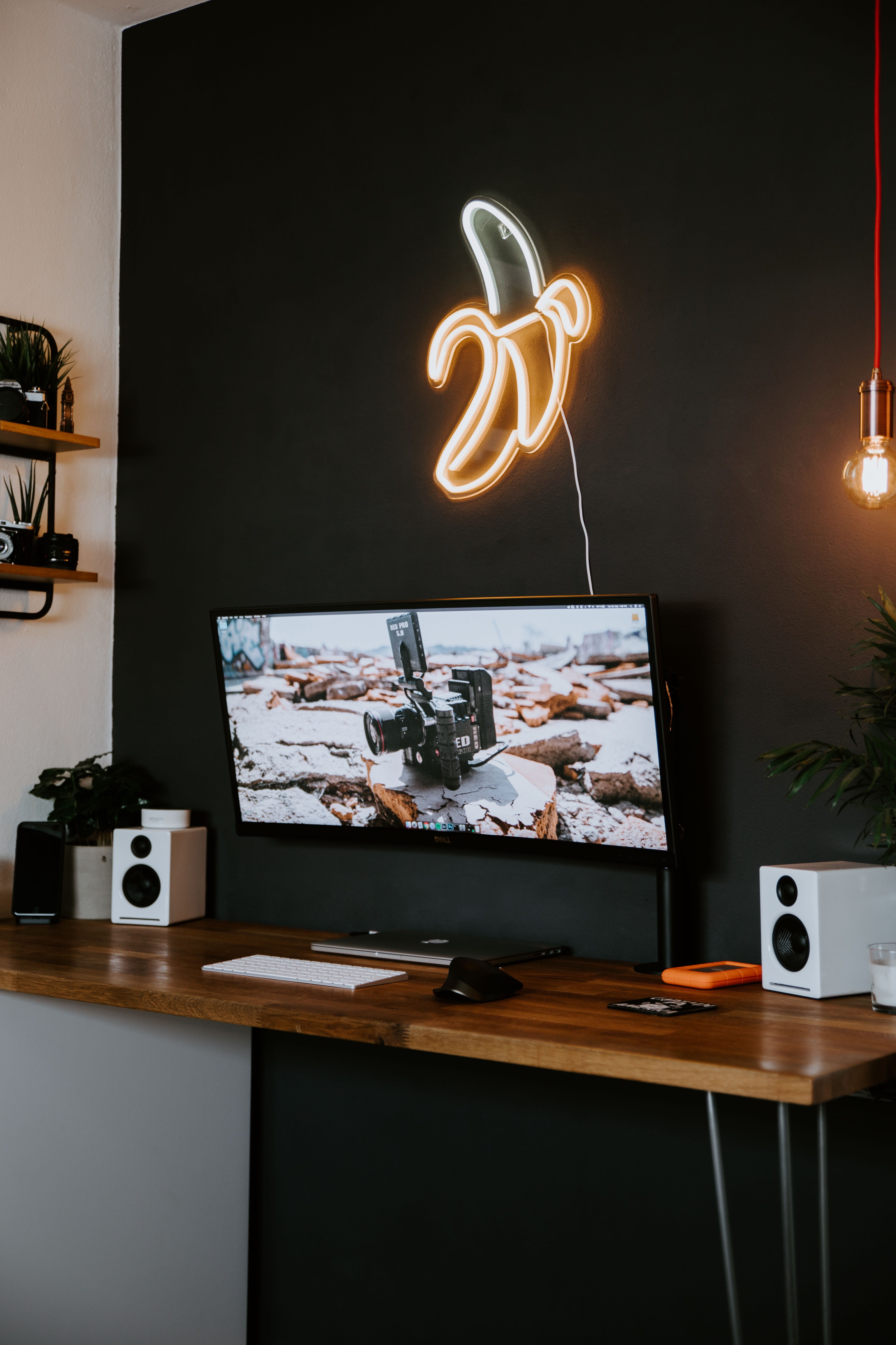 text, 5K, pc setup, office, lighting equipment, glow, desk, flat, electric lamp, brown, macbook pro, domestic room, screen, food and drink, setup, no people, Phone HD Wallpaper