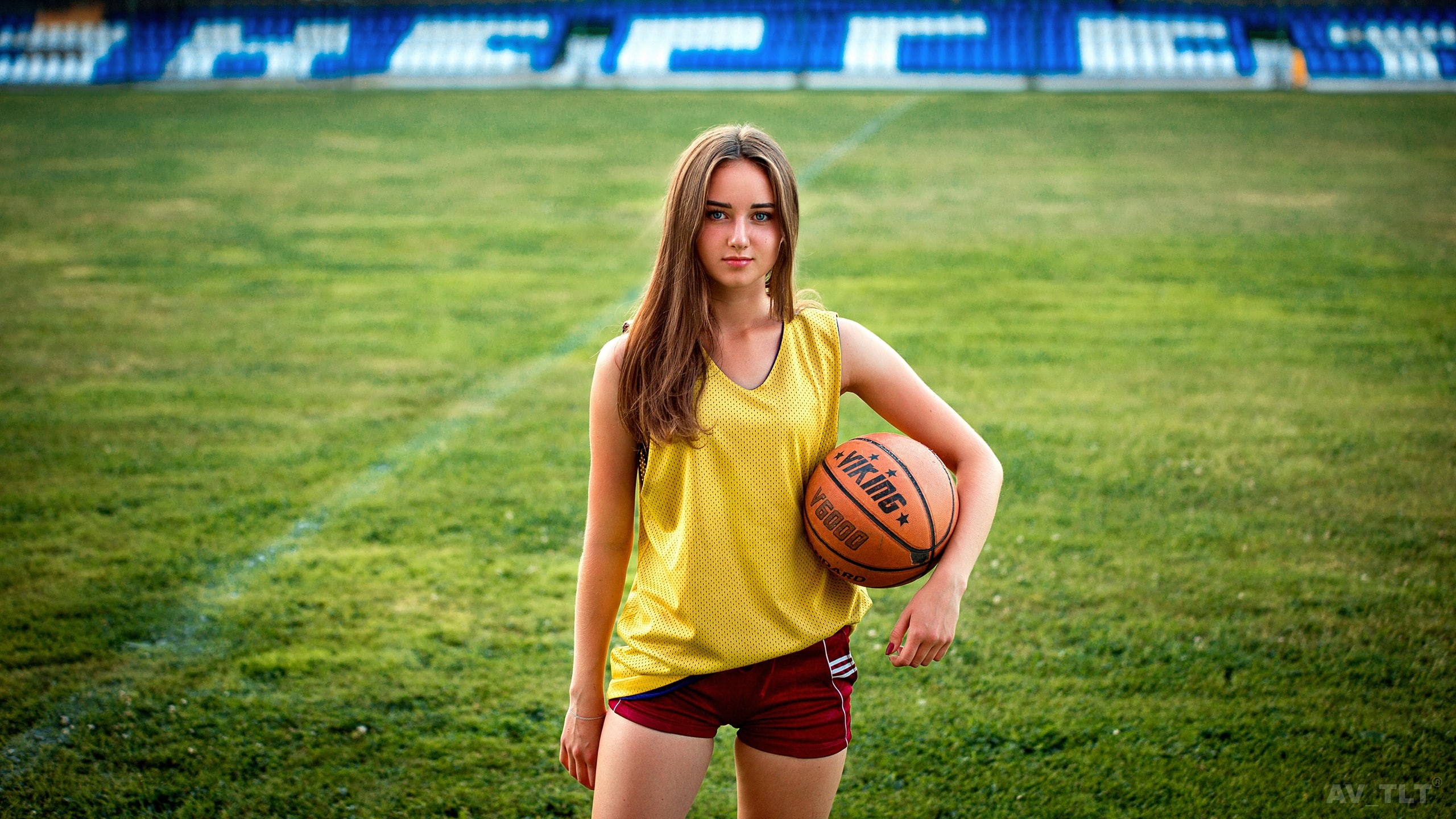 basketball - sport, yellow tops, portrait, women, short shorts, day, sport, young adult, basketball - ball, depth of field, clothing, ball, outdoors, sports jerseys, HD Wallpaper