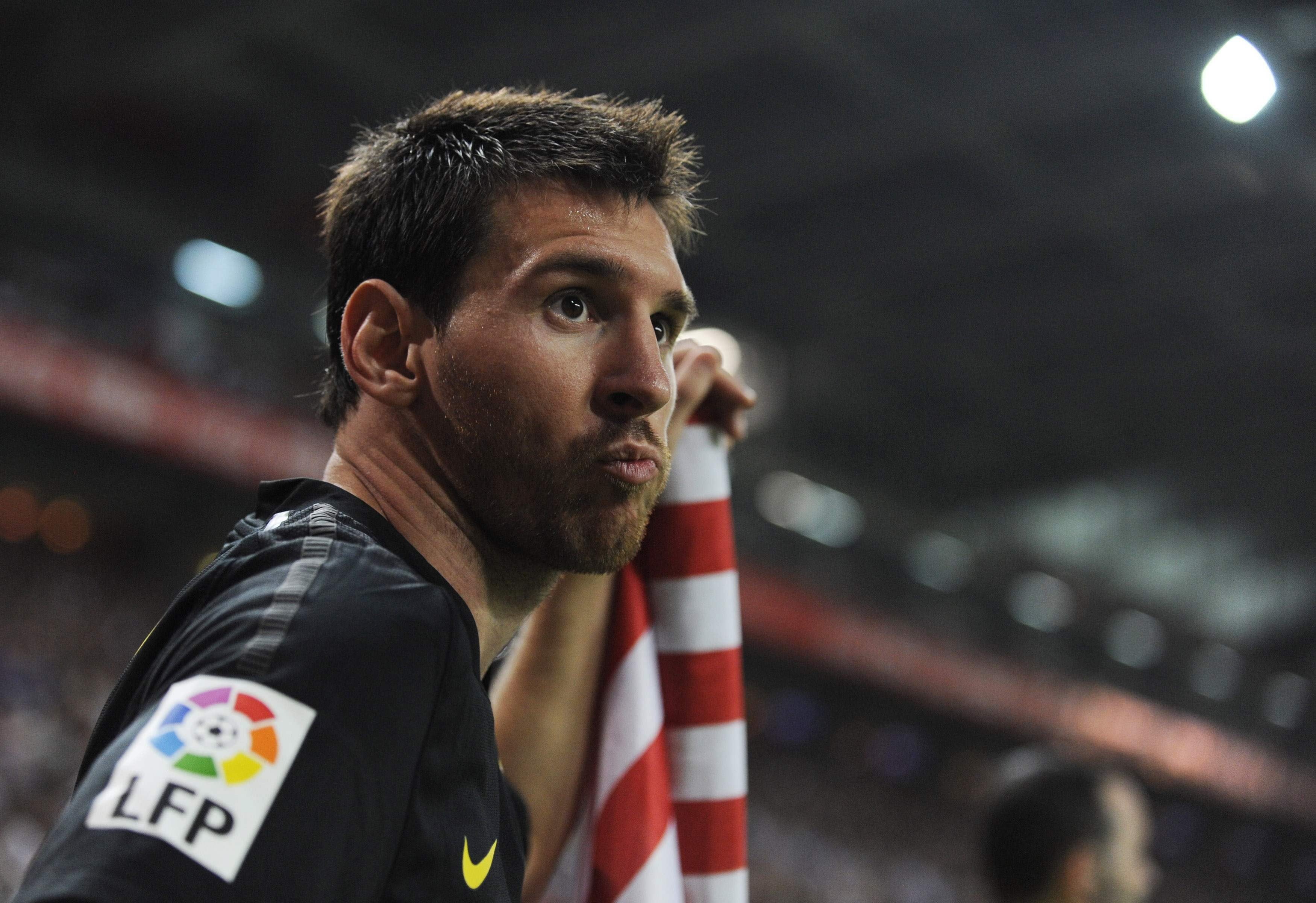 top, looking, competitive Sport, 10, american Culture, males, people, headshot, young Men, hair, stadium, beard, soccer, messi, close-up, portrait, outdoors, HD Wallpaper