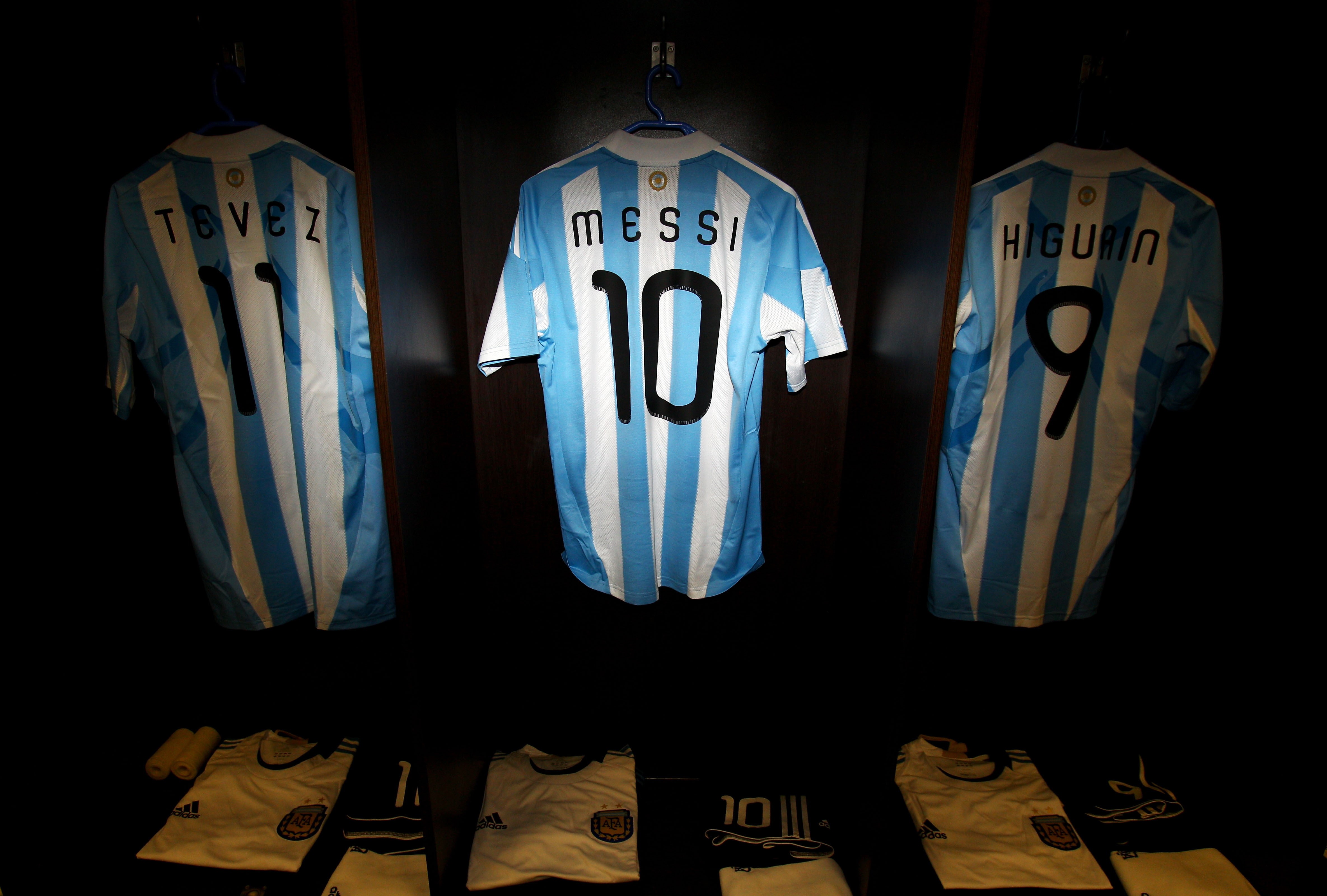 white, day, sign, symbol, retail, Leo Messi, backgrounds, side by side, football, soccer, Lionel Messi, night, clothing, indoors, western script, text, HD Wallpaper