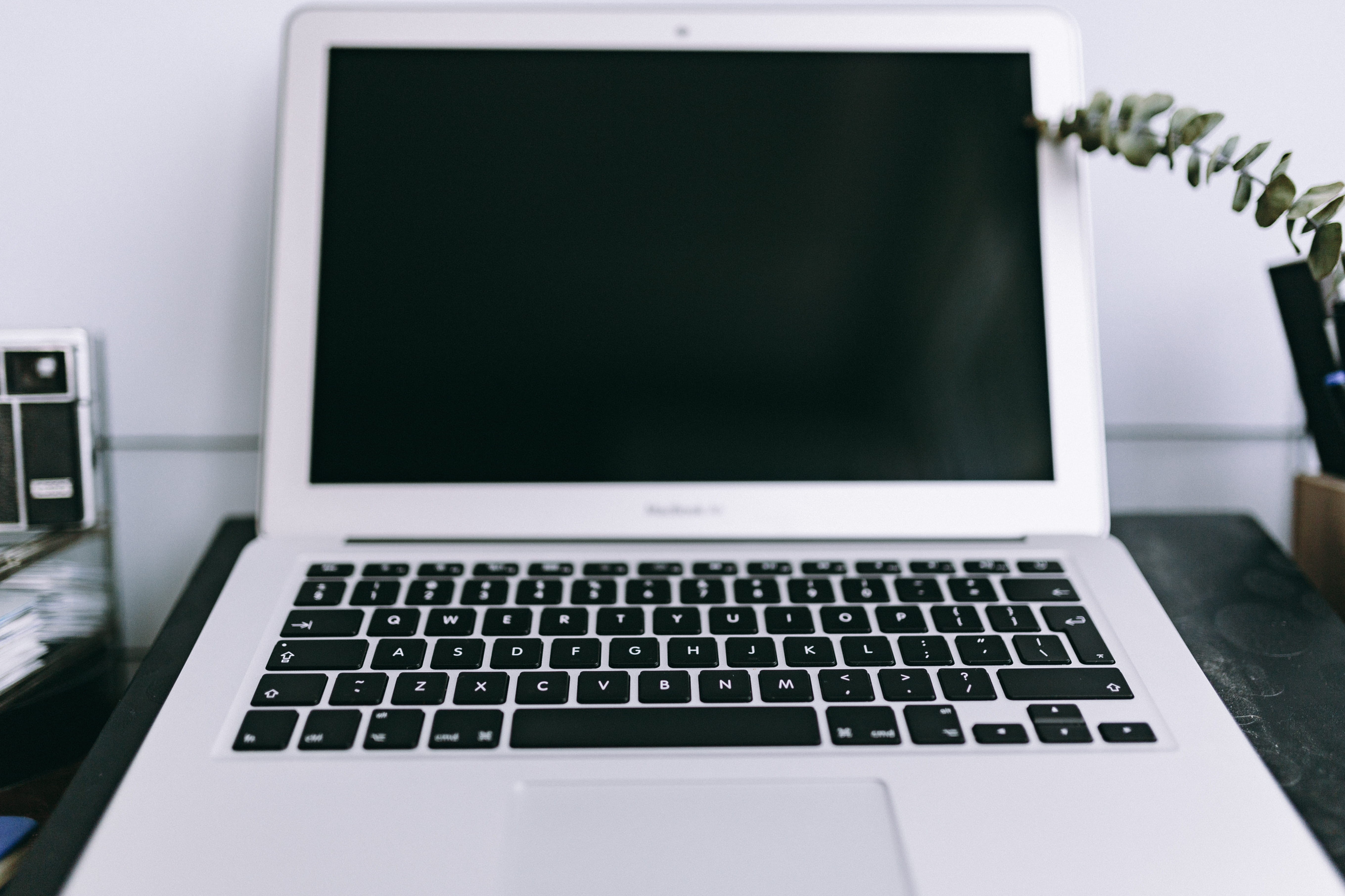 notebooks, apple macbook, broken iphone, empty notebook, furniture, Macbook, black color, workplace, opened notebook, business cards, moleskin, office, HD Wallpaper