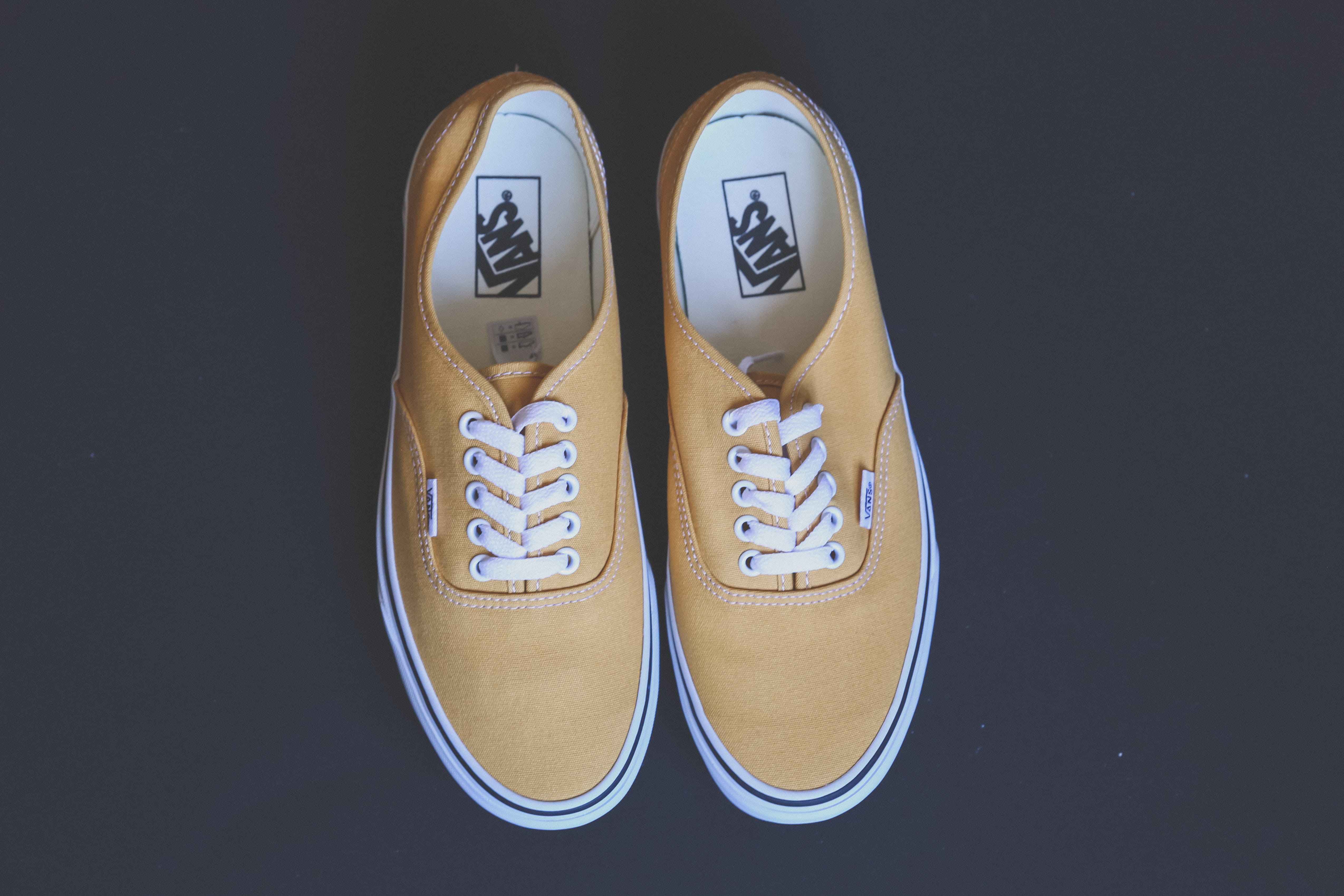 cut out, brand, no people, two objects, directly above, label, body part, shoelace, vans, photo, shoe, economy, pair, footwear, lifestyles, fashion, simplicity, HD Wallpaper