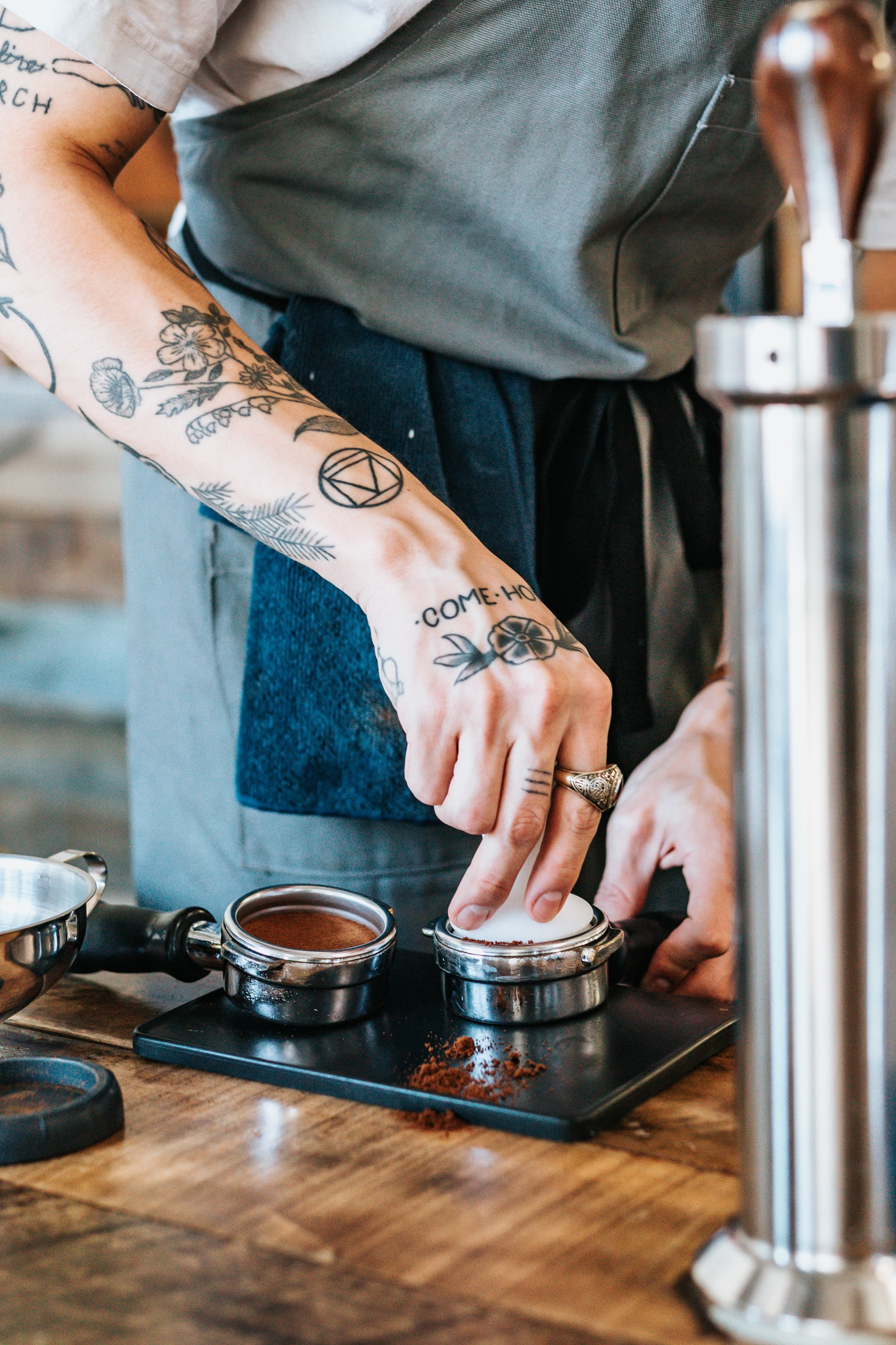 hand, 4K, day, barista, tattoos, indoors, tattoo, close-up, human hand, clothing, lifestyles, adult, human body part, one person, holding, food and drink, Phone HD Wallpaper