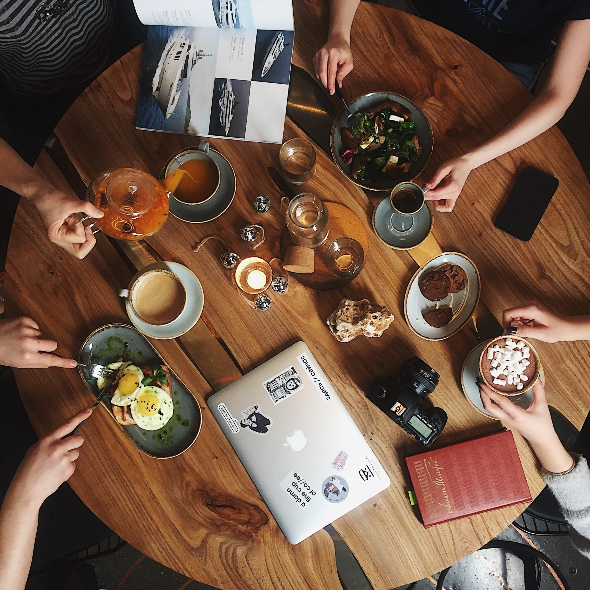hand, coffee cup, indoors, group of people, flatlay, laptop, men, glasses, caffeine, mugs, wood, drink, high angle view, plates, cellphone, close-up, food, Phone HD Wallpaper