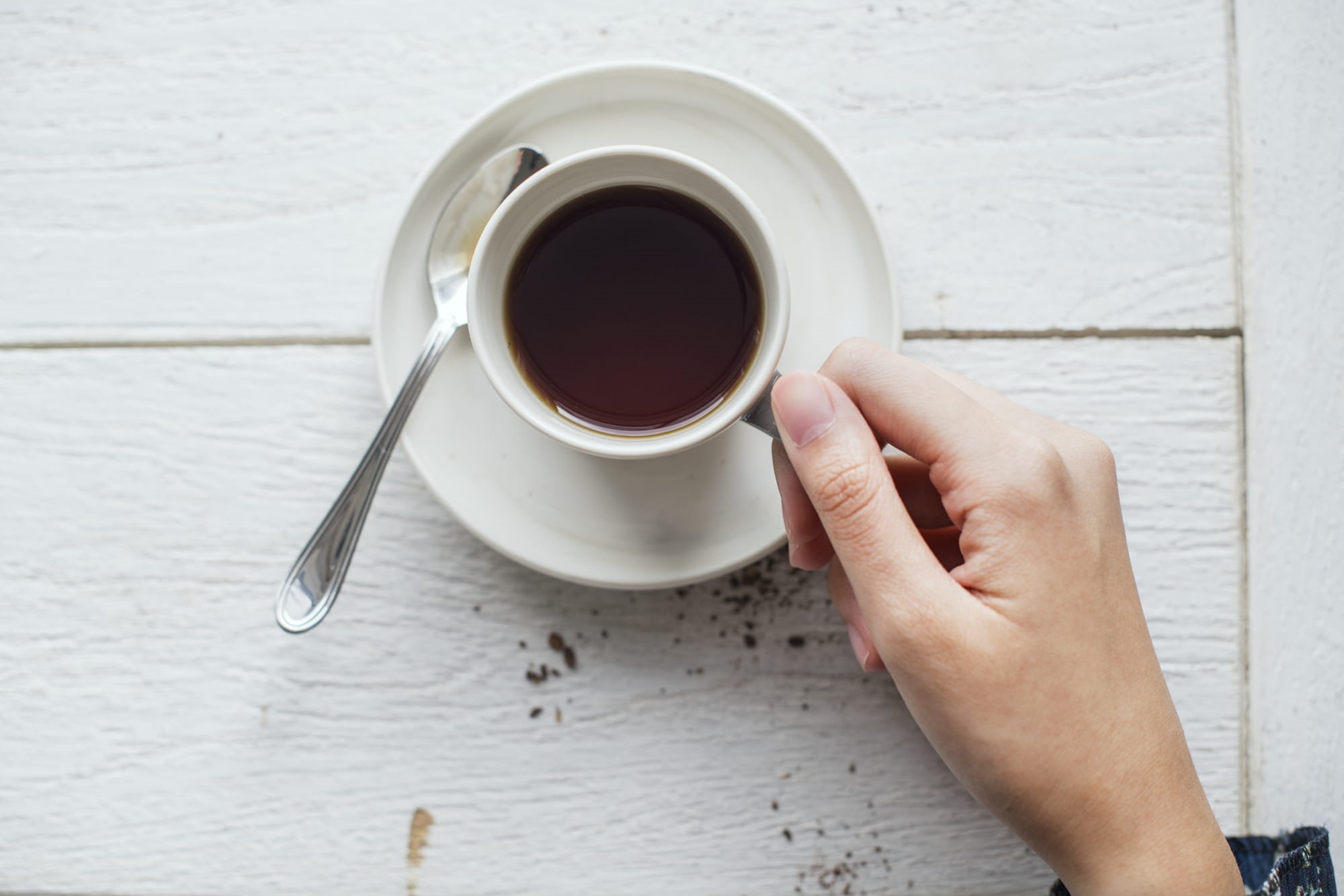 drinking, culture, enjoying, holding, 1080P, lifestyles, coffee - drink, personal perspective, drink, human hand, floral, break, food and drink, black coffee, HD Wallpaper