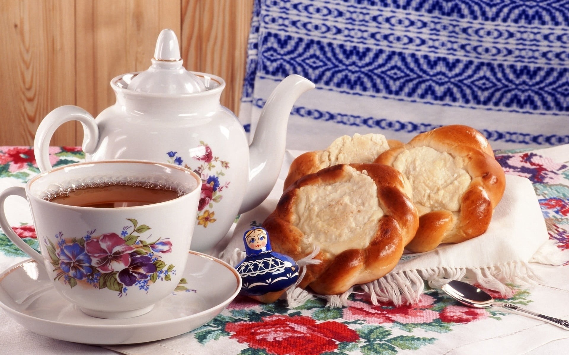 sweet Food, white, crockery, pastry, breakfast, no People, cup, cheesecake, close-up, dessert, ceramic, refreshment, drink, floral pattern, table, cake, HD Wallpaper