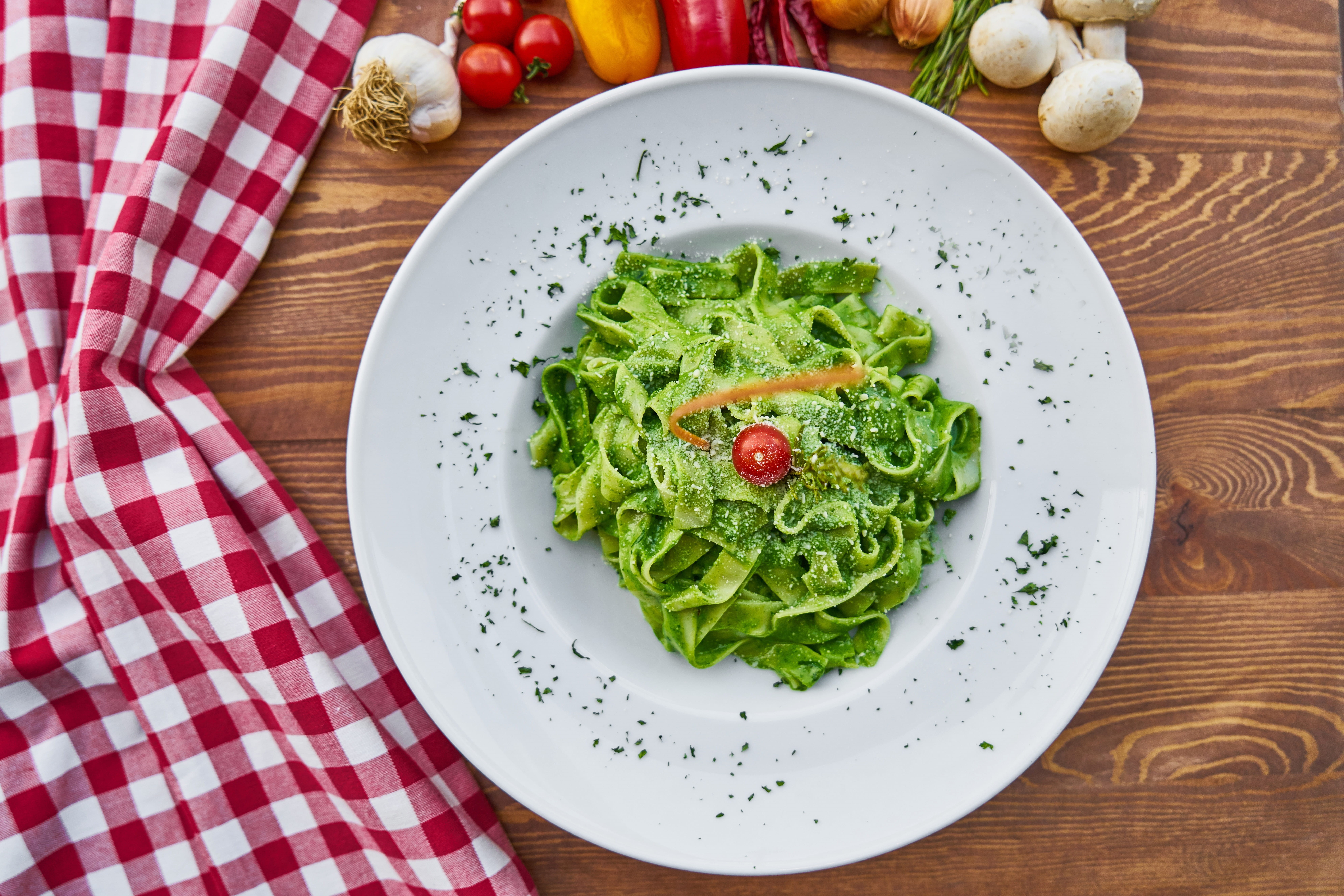 wellbeing, tomato, kitchen, backgrounds, fruit, green, detail, table, green color, kitchen utensil, vegetarian food, color, close-up, food, white, organic, HD Wallpaper