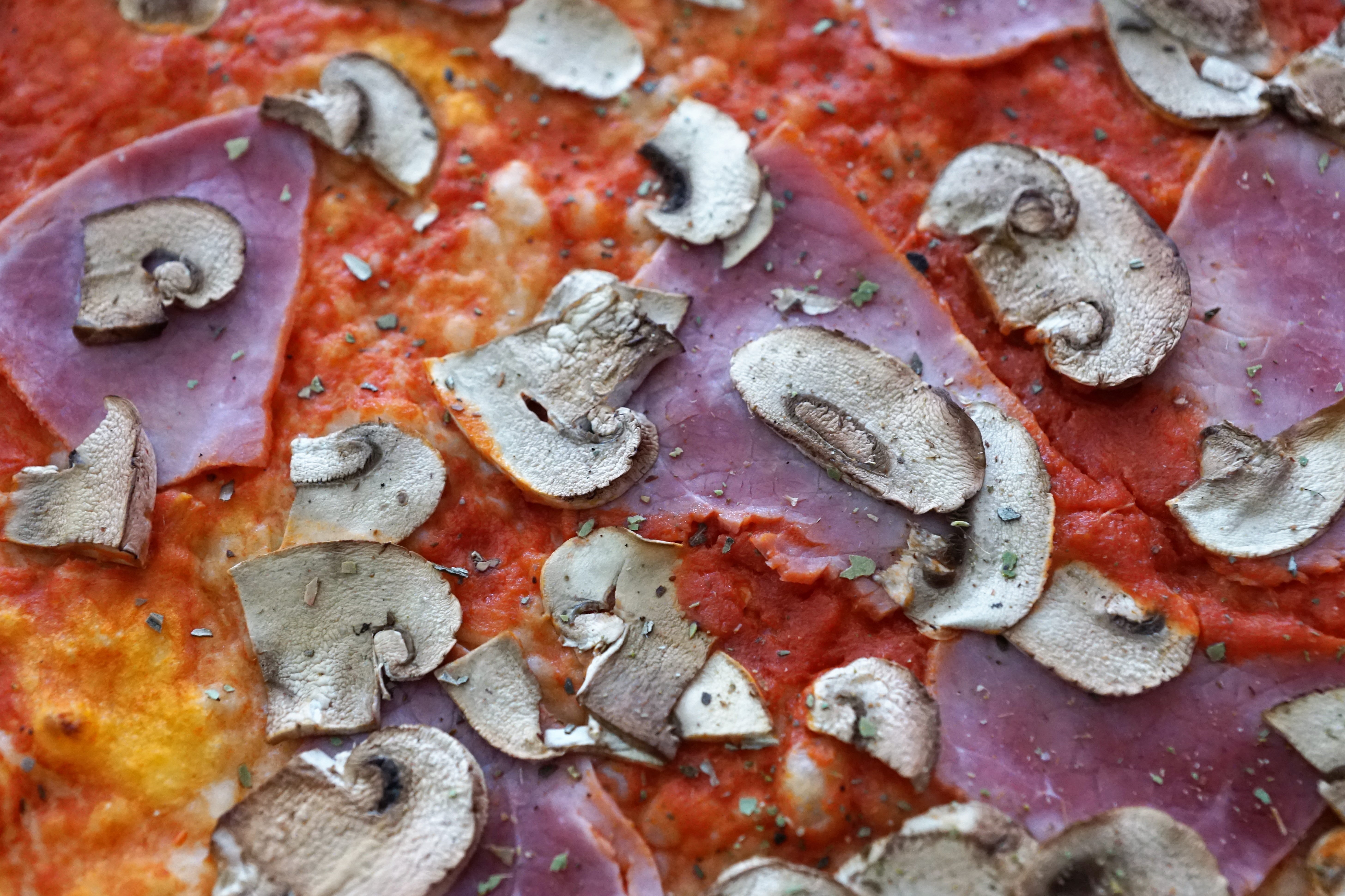 basil, red, italian, bake your own, frisch, smell, no people, crust, ham, old, textured, cheese, benefit from, kitchen, cook, mushrooms, day, multi colored, HD Wallpaper