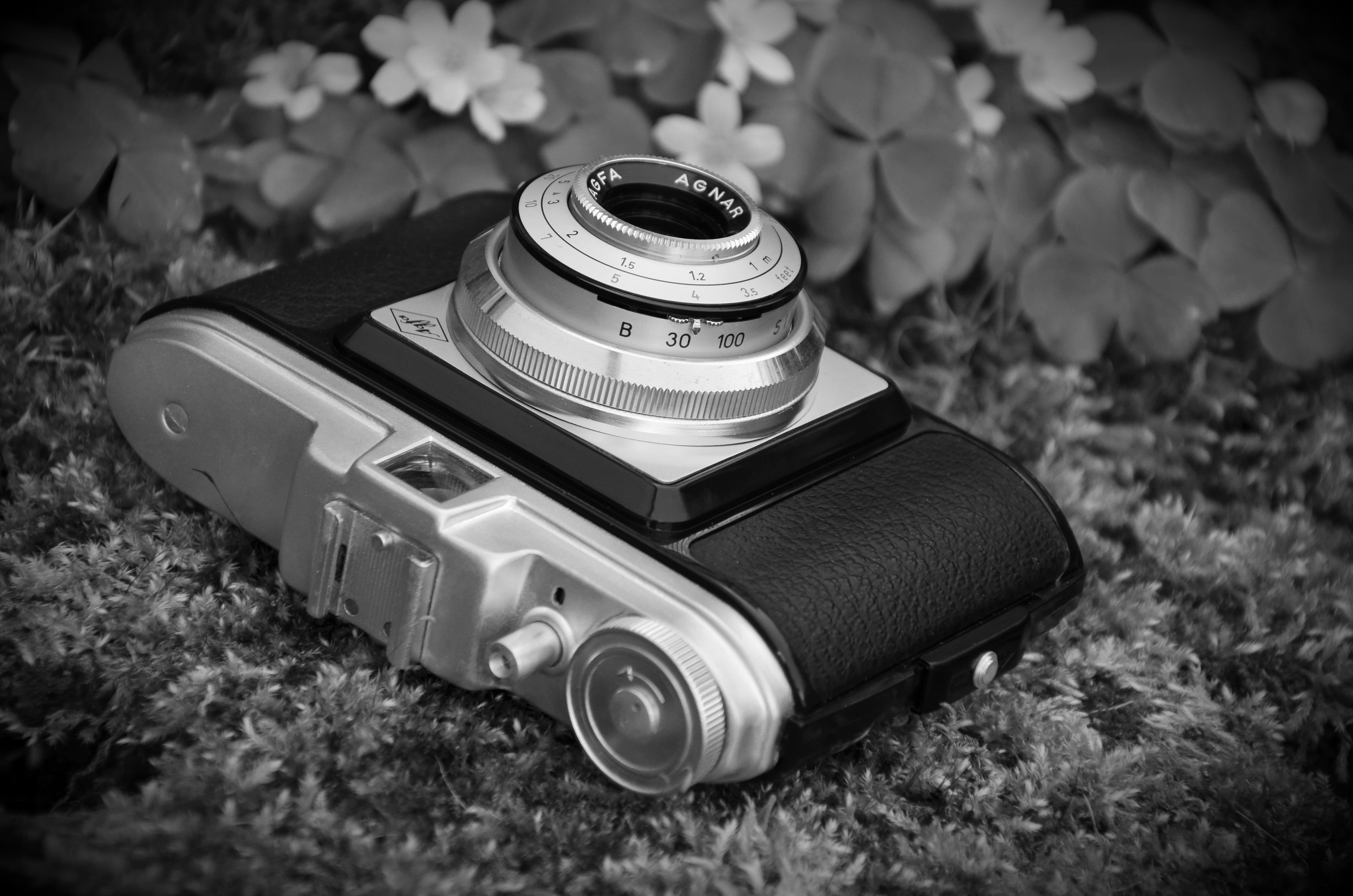 agfa isola, old antique, focus on foreground, day, photo camera, camera - Photographic Equipment, antique, field, photography, photographic equipment, high angle view, HD Wallpaper