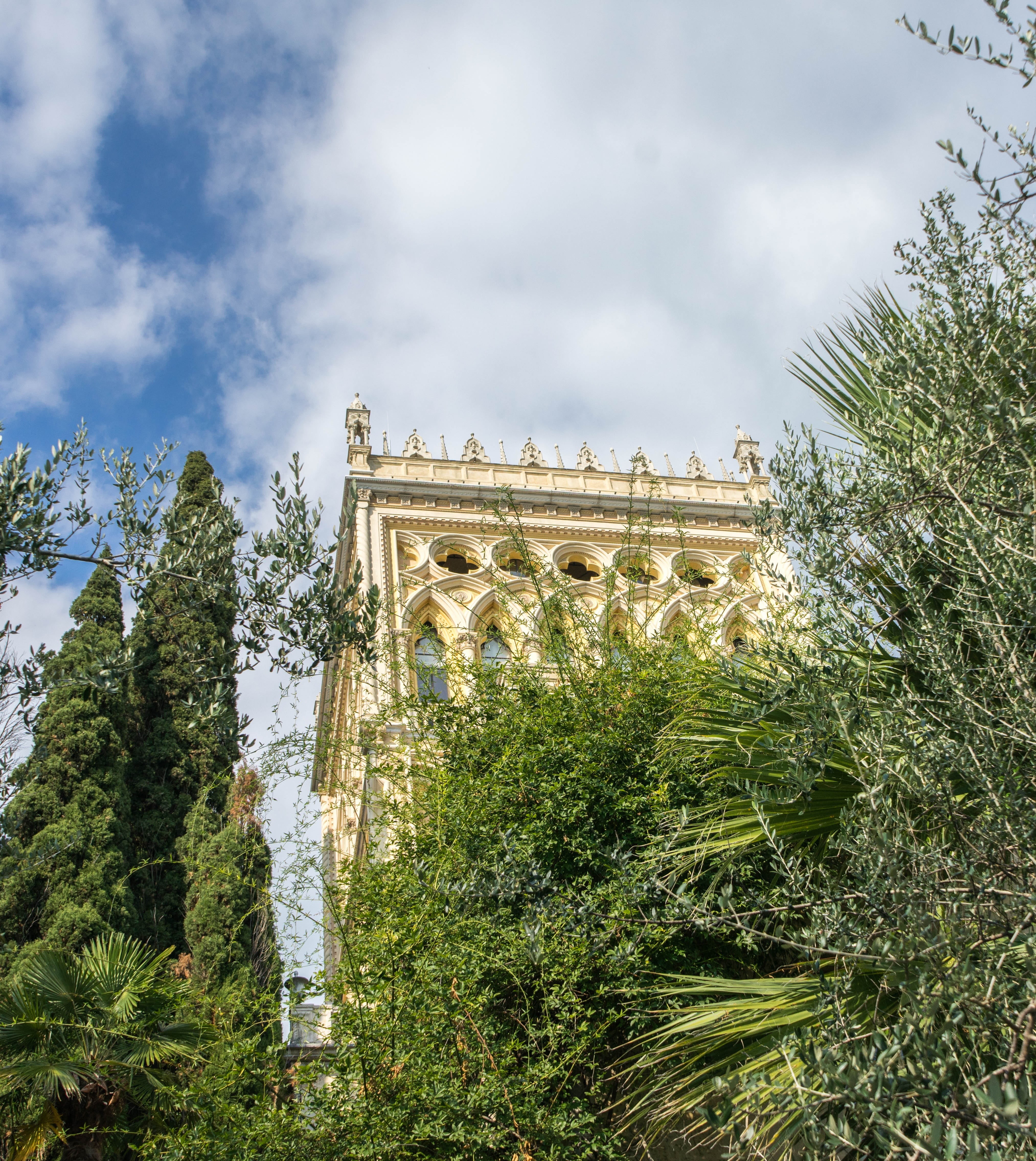 tower, tree, europe, lombardy, cloud - sky, sky, blue, italian, history, italy, architecture, built structure, 4K, building exterior, low angle view, castle, Phone HD Wallpaper