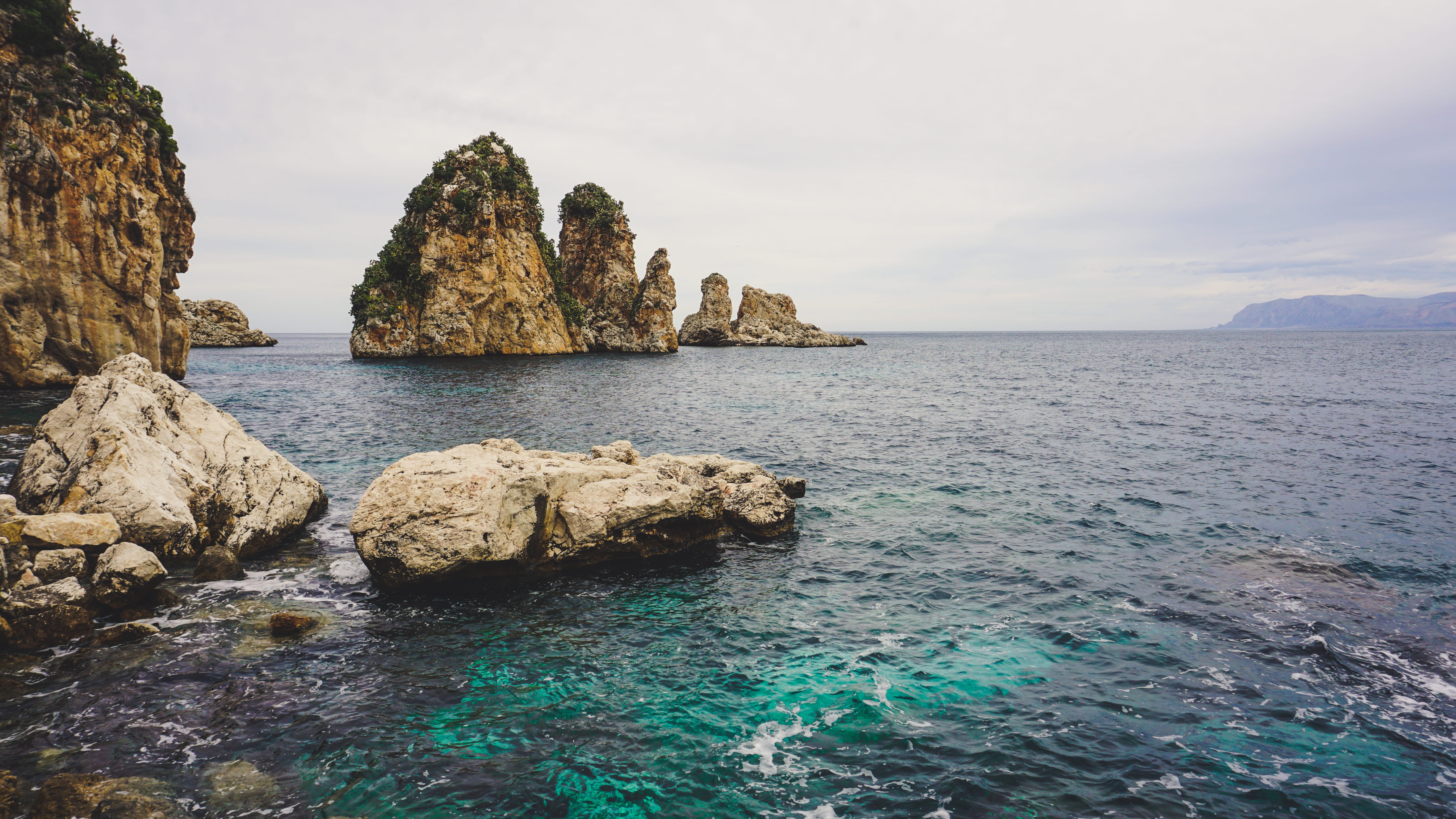 beauty in nature, tranquil scene, rock formation, rock - object, water, 5K, inverno, beach, solid, spiaggia, tranquility, nature, mare, eroded, italy, HD Wallpaper