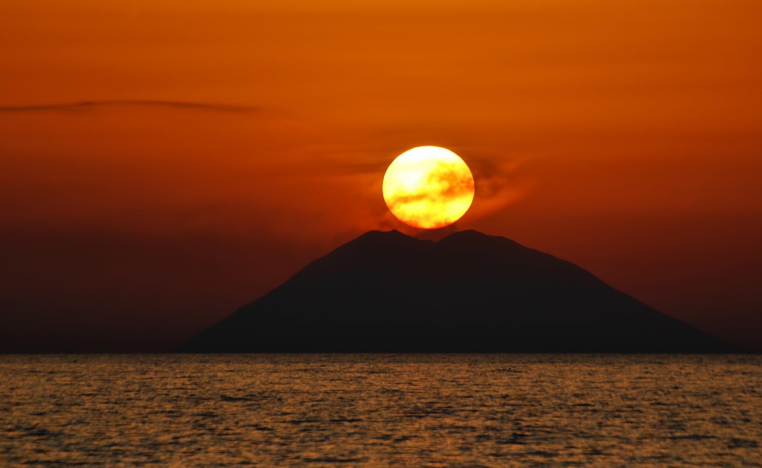 Sun and Sky, outdoors, Italy, stability, remote, tranquil scene, sun, Volcano, mountain, 2K, beauty in nature, waterfront, Sunset, tranquility, idyllic, HD Wallpaper