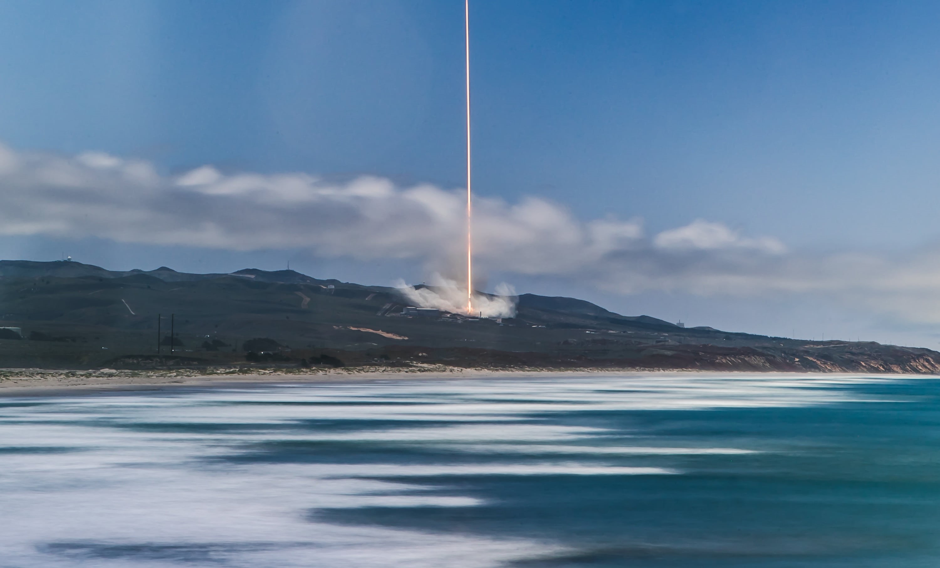 2K, motion, long exposure, sky, mountain, day, non-urban scene, sea, smoke, waterfront, outdoors, tranquil scene, tranquility, body, SpaceX, water, pollution, HD Wallpaper