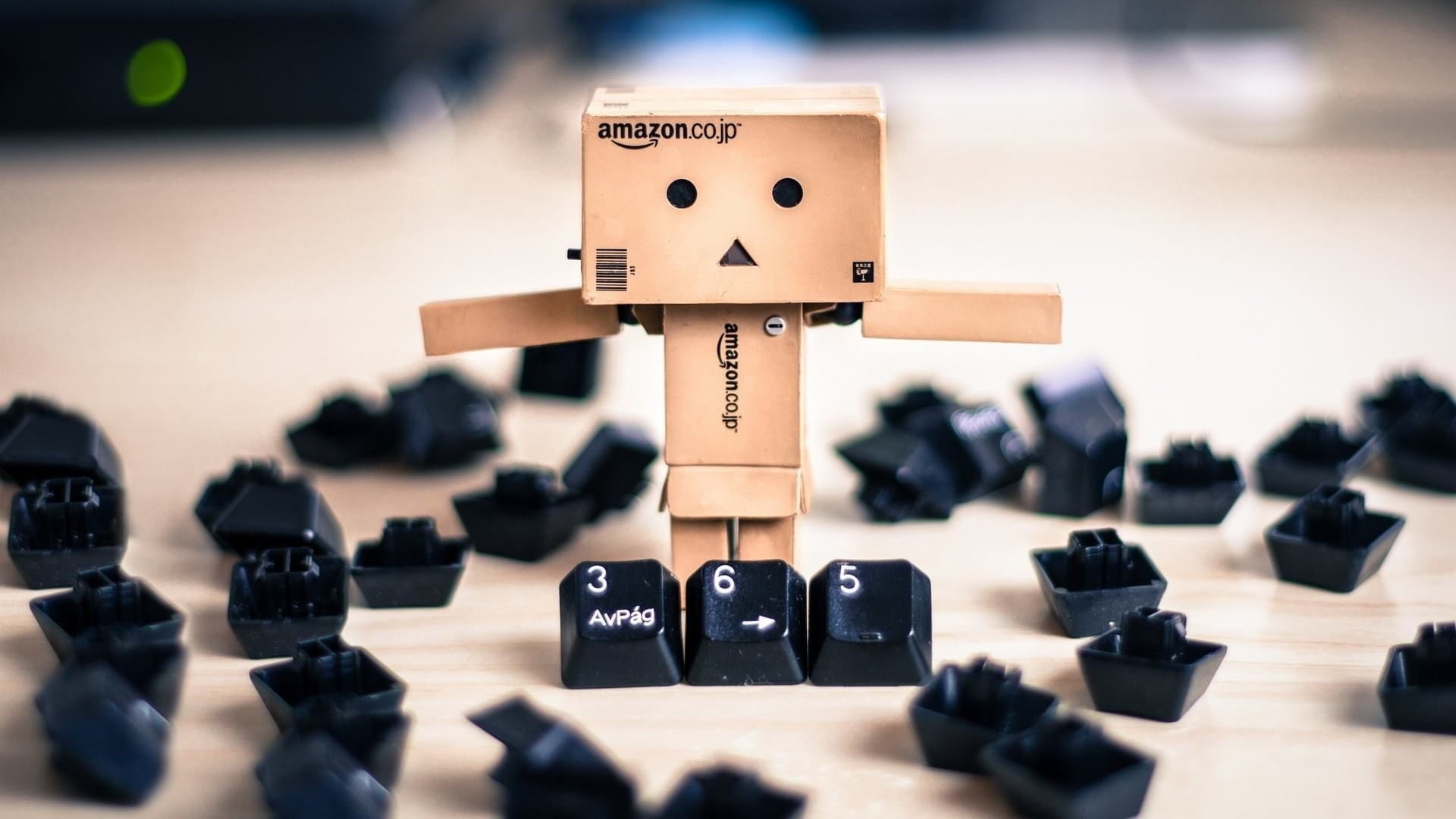 creativity, brown, leisure games, black color, close-up, relaxation, technology, human representation, 1080P, wood - material, arts culture and entertainment, HD Wallpaper