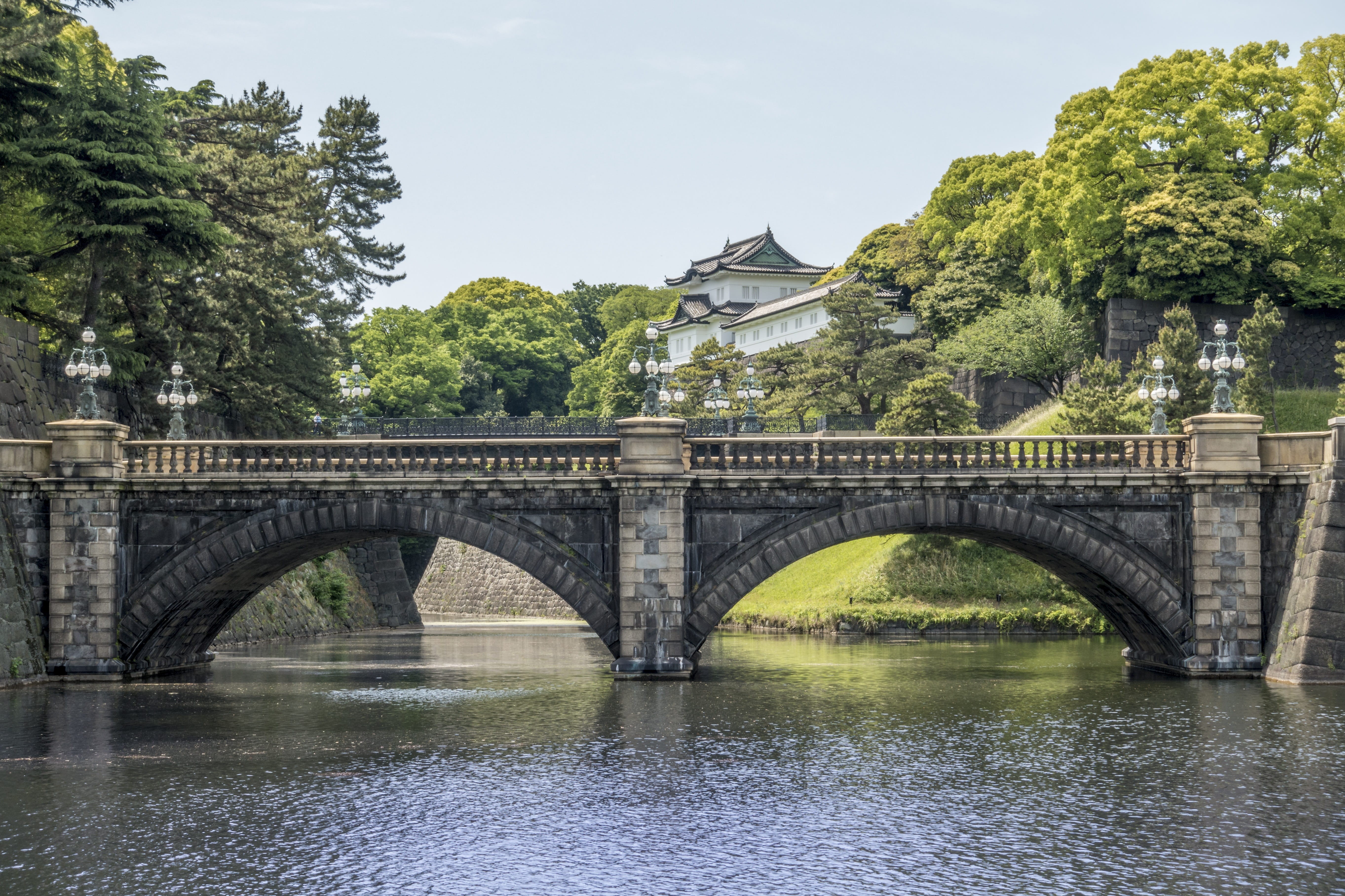 waterfront, building exterior, day, surrounded, famous, outdoor, culture, heritage, Palace, old, tree, Bridge, historical, europe, river, outdoors, bridge - Man Made Structure, HD Wallpaper