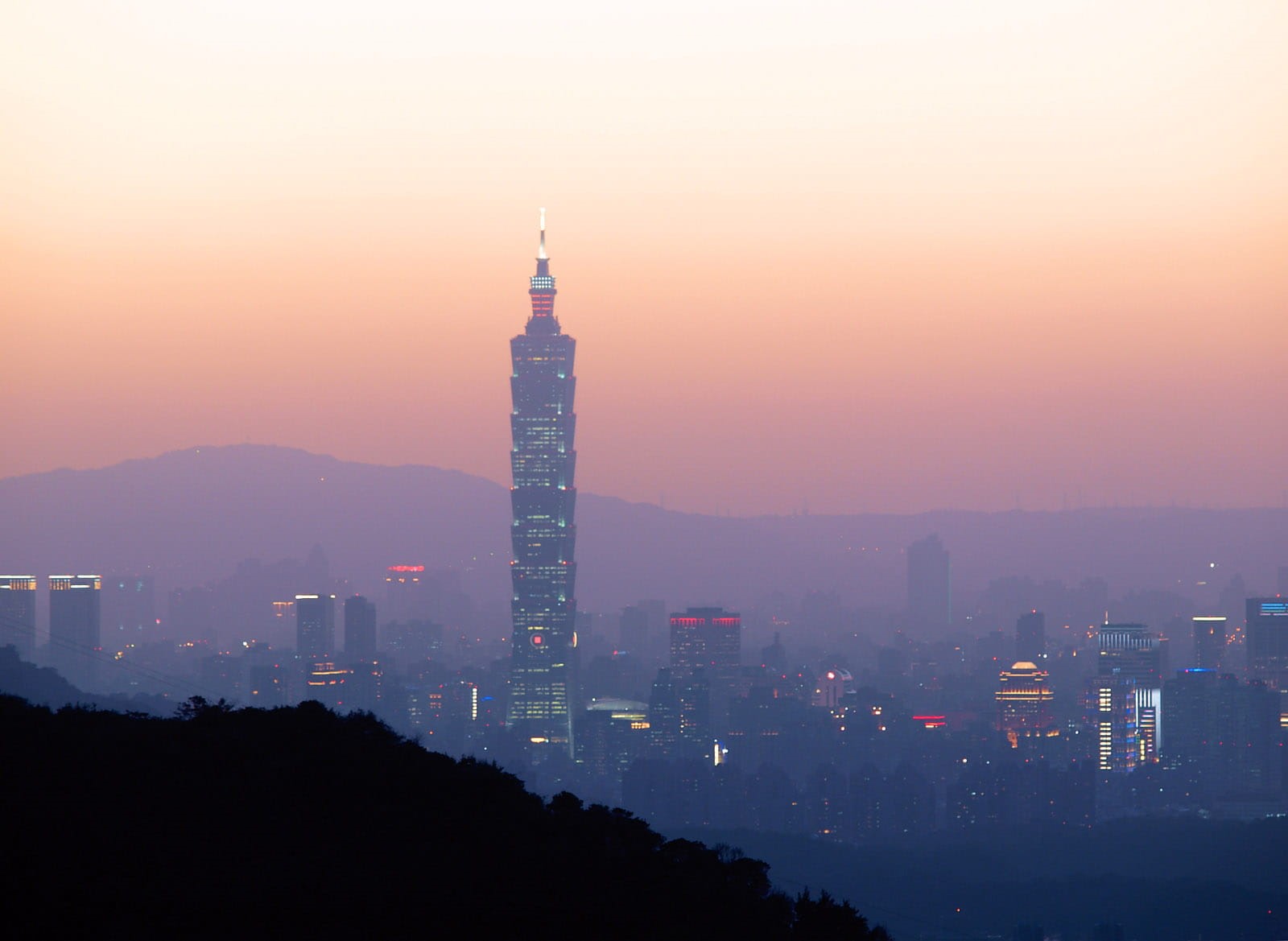 outdoors, fog, no people, building Exterior, Taipei 101, urban Skyline, city life, nature, reddish, photos, travel destinations, urban Scene, famous Place, HD Wallpaper