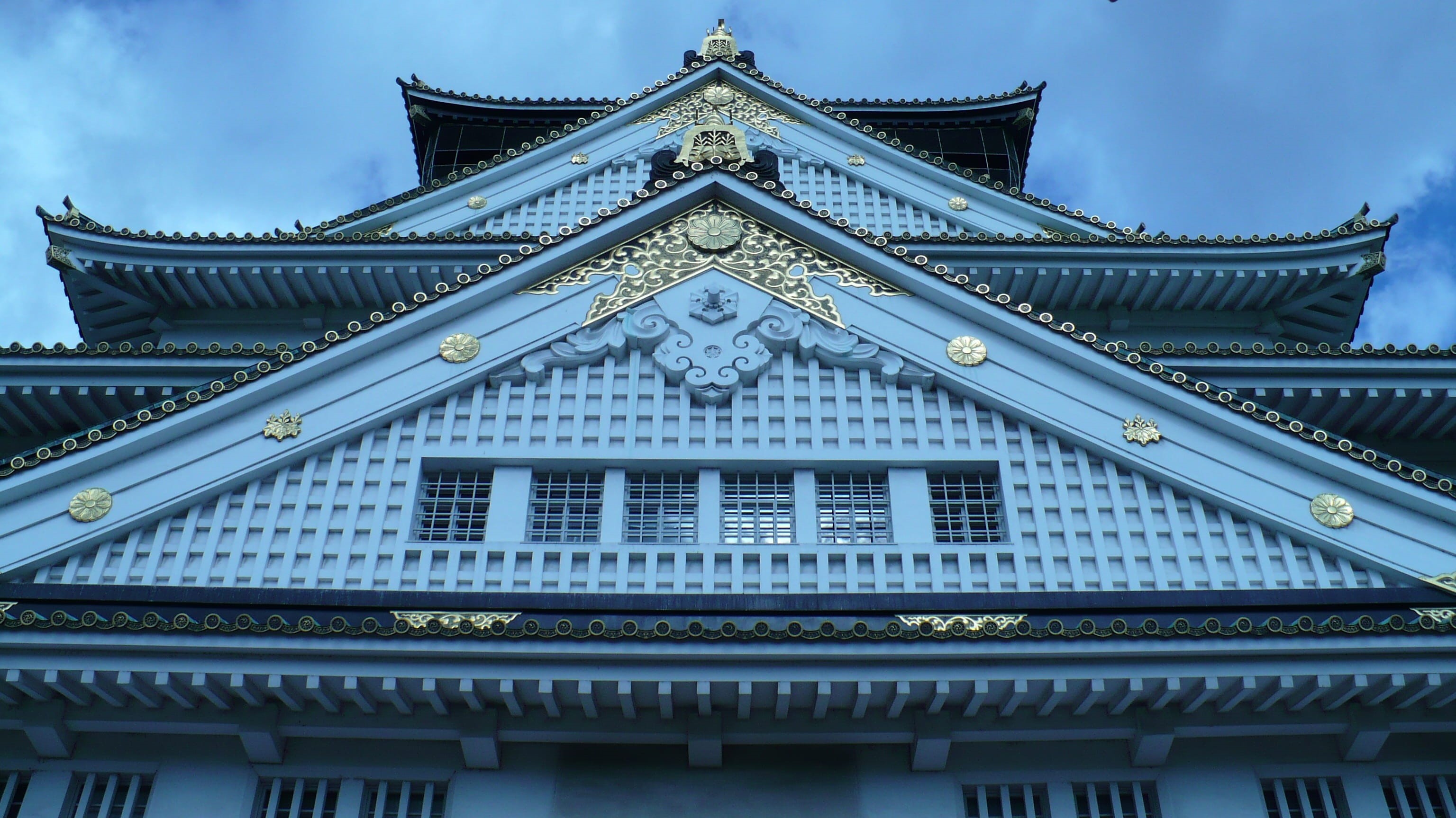 roof, castle, no people, history, osaka, Osaka Castle, building exterior, nature, belief, historical, building, government, travel destinations, low angle view, HD Wallpaper