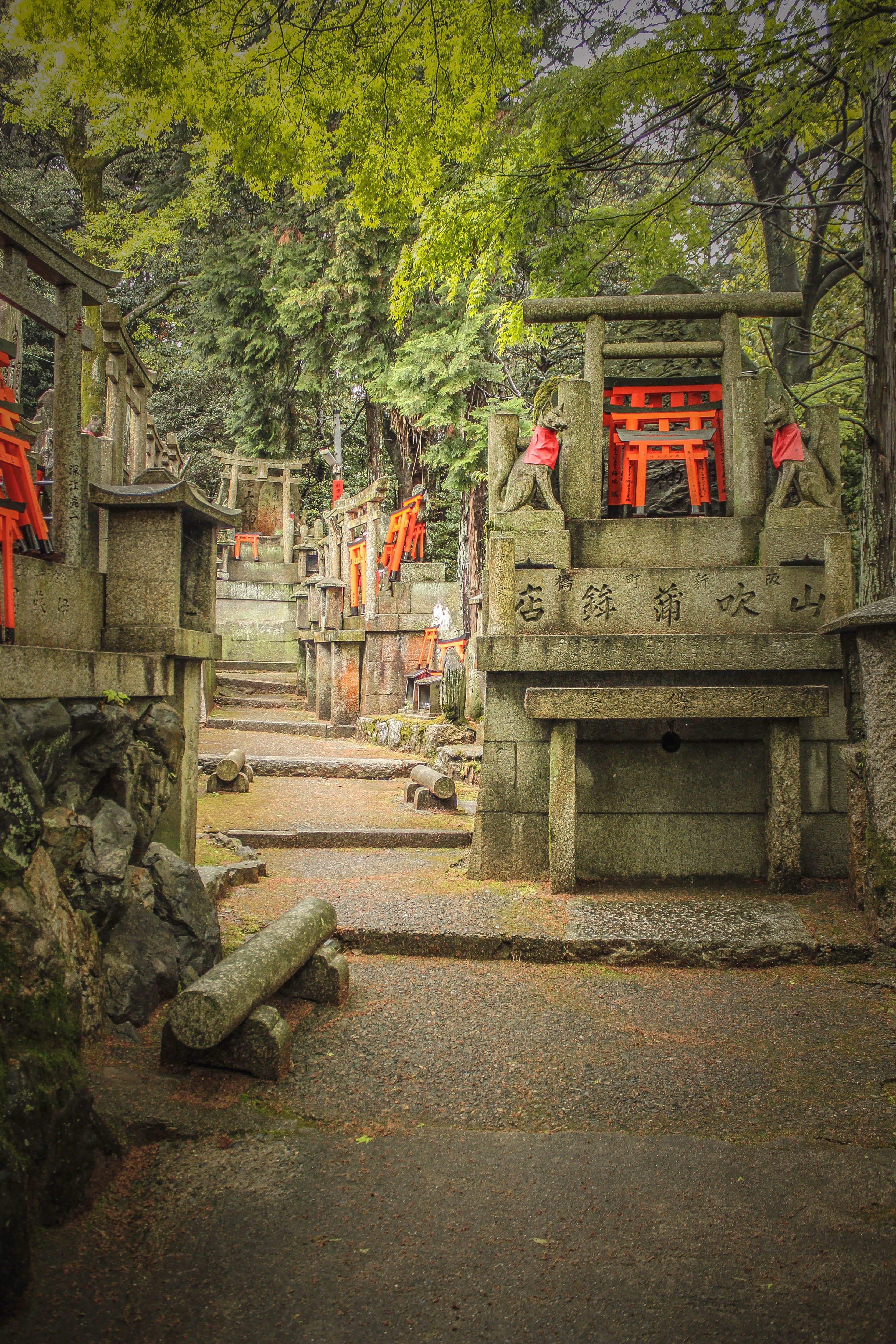 building, statue, outdoors, religion, 4K, built structure, plant, temple, architecture, art and craft, fushimi inari taisha, fushimi inari-taisha, building exterior, Phone HD Wallpaper