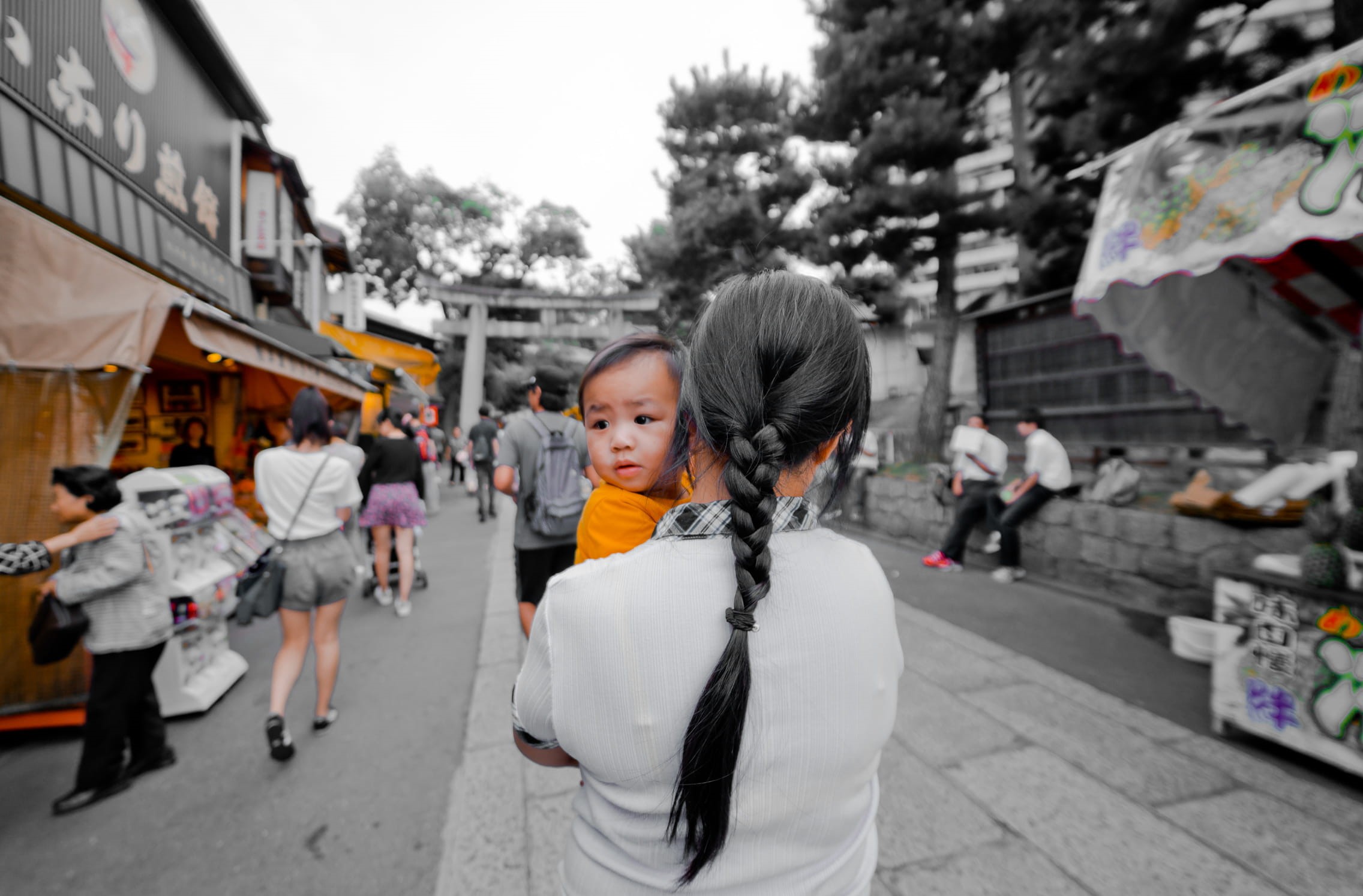 women, adult, offspring, 1080P, kyōto-shi, child, outdoors, japan, mom, built structure, building exterior, females, winter, real people, architecture, HD Wallpaper