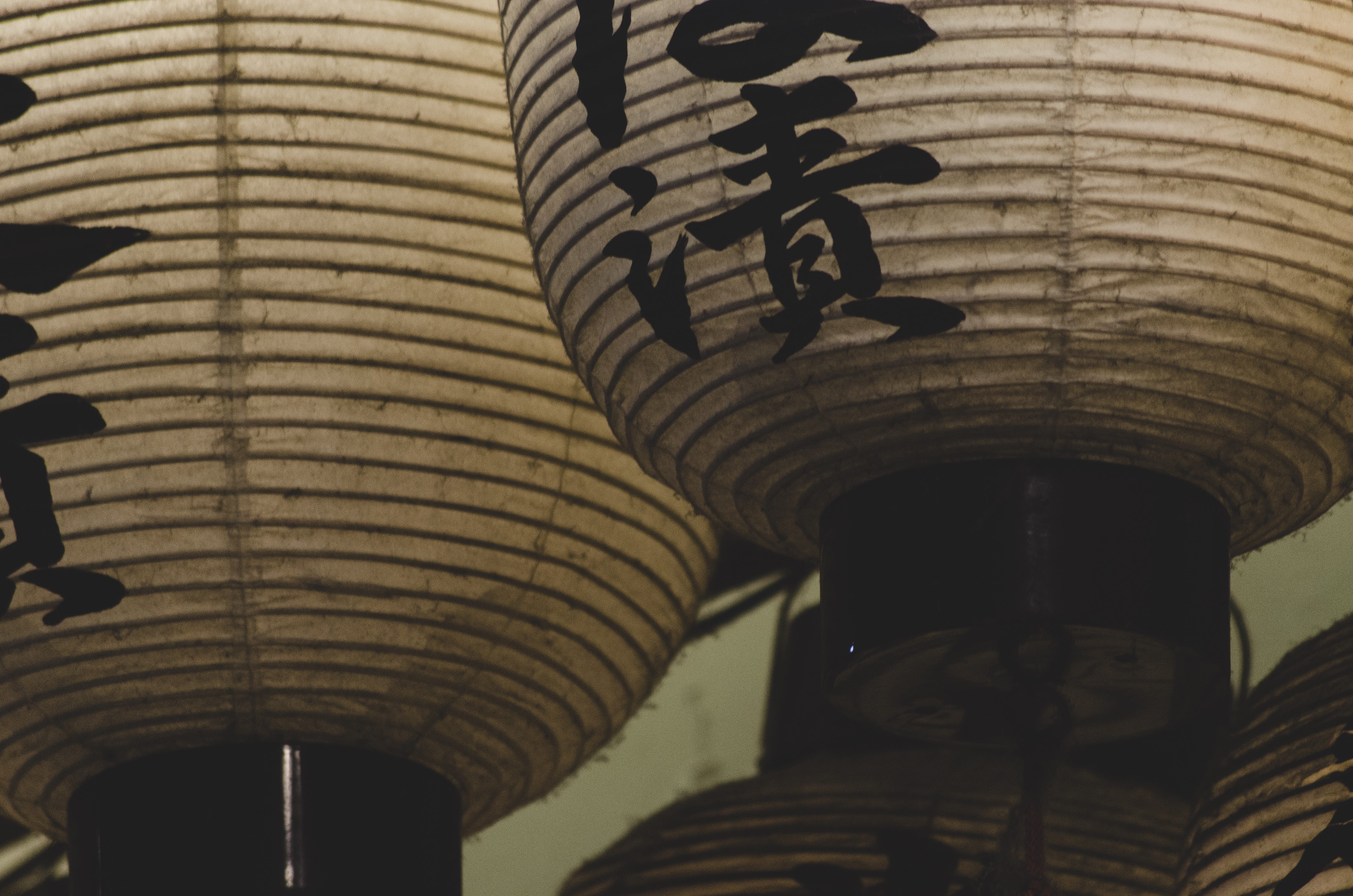 table lamp, day, arch, lightbulb, pattern, building, the past, low angle view, design, architectural column, lighting equipment, ceiling fan, architecture, HD Wallpaper