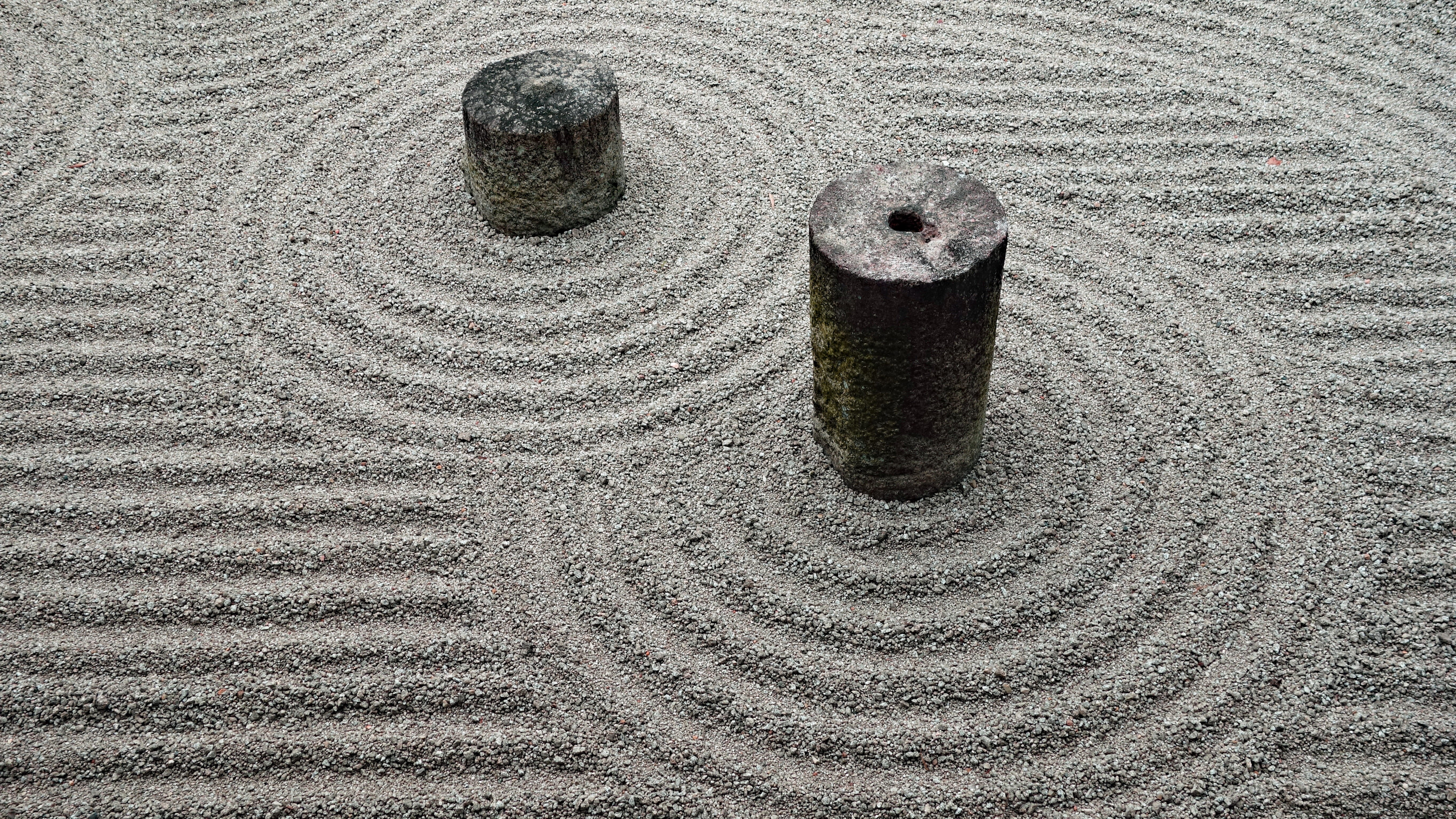 garden, single object, textured, close-up, outdoors, still life, sunlight, sand, land, full frame, beach, circle, metal, day, kyoto, japan, no people, nature, HD Wallpaper