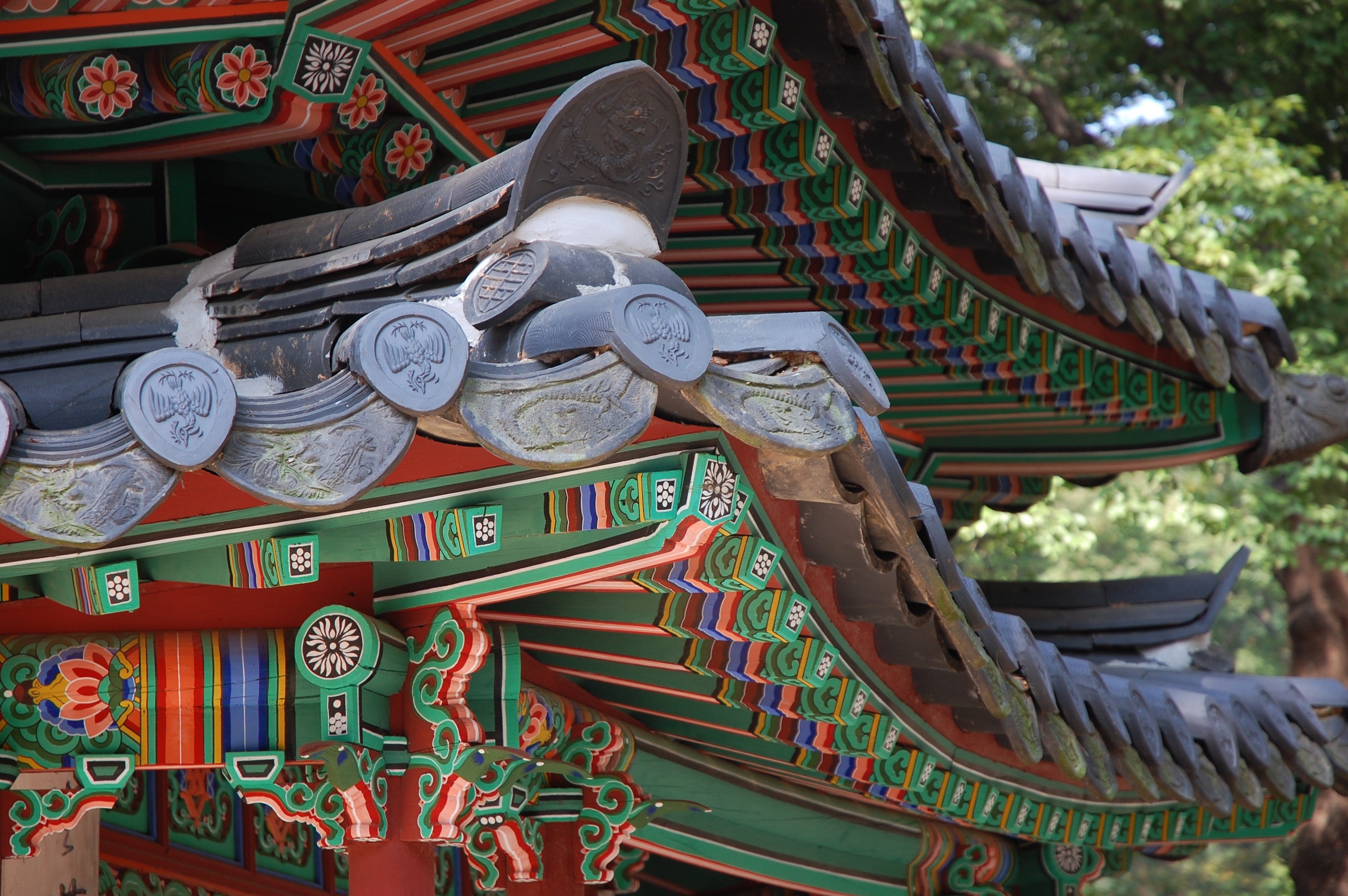 no people, tradition, art and craft, chinese Culture, building exterior, photography, buddhism, architectural, belief, south korea, cultures, eaves, focus on foreground, HD Wallpaper