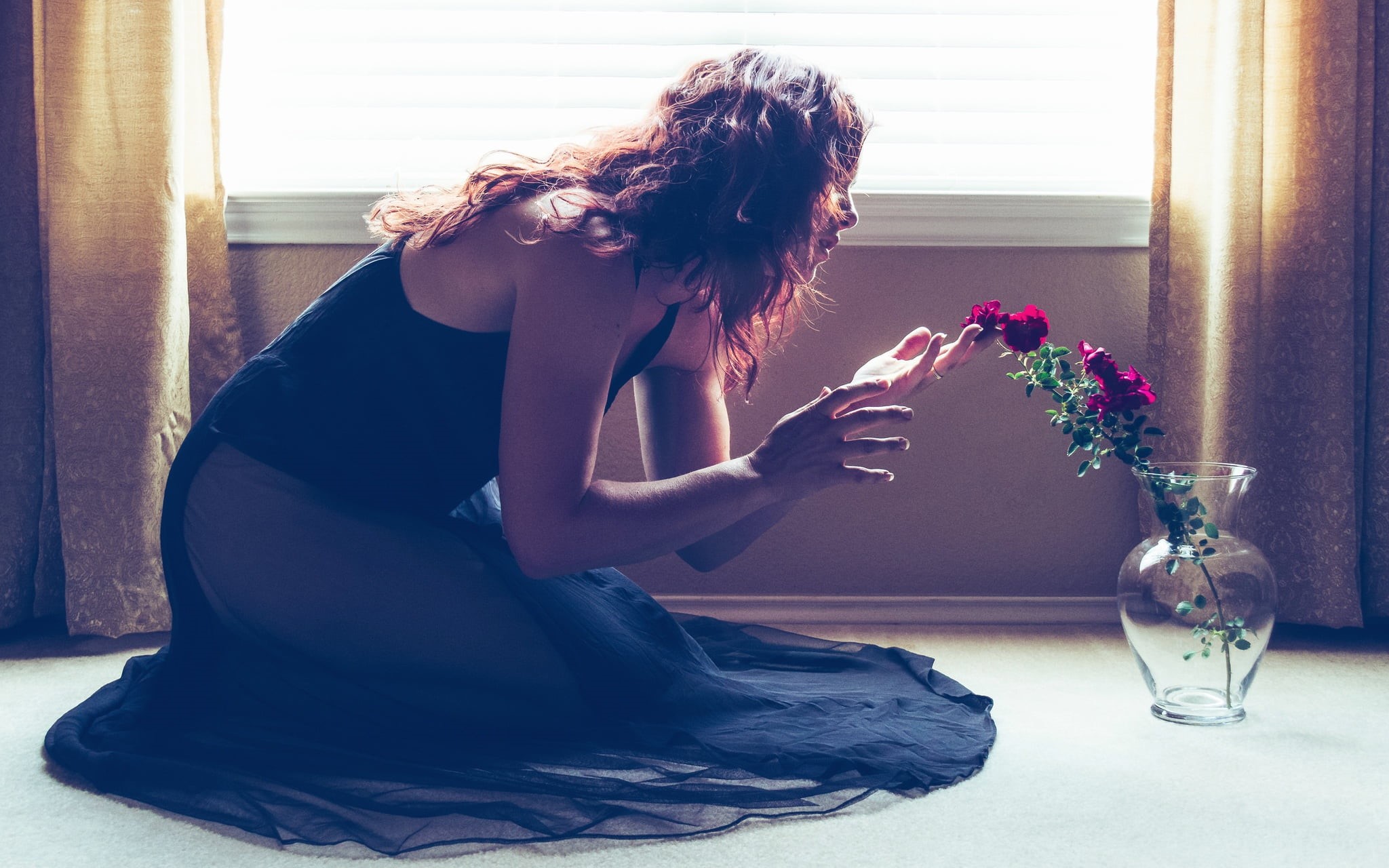 flower, one person, side view, dress, flowers, curtains, mood, indoors, hair, glass, floor, long hair, hands, girl, nature, roses, window, purple, plant, HD Wallpaper