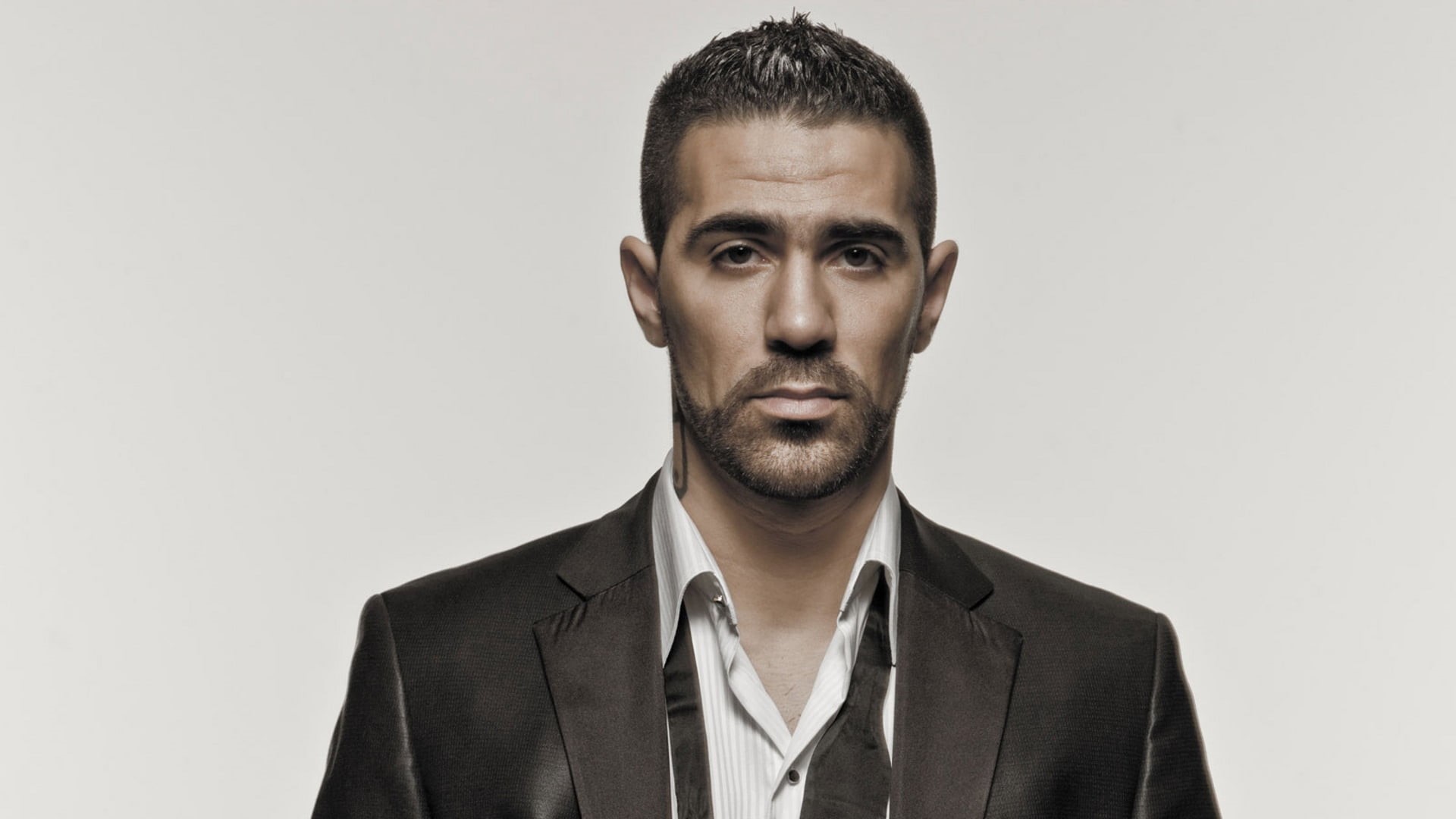 1080P, human Face, male Beauty, one Person, business, gray, full suit, jacket, confidence, studio Shot, professional Occupation, white background, well-dressed, HD Wallpaper