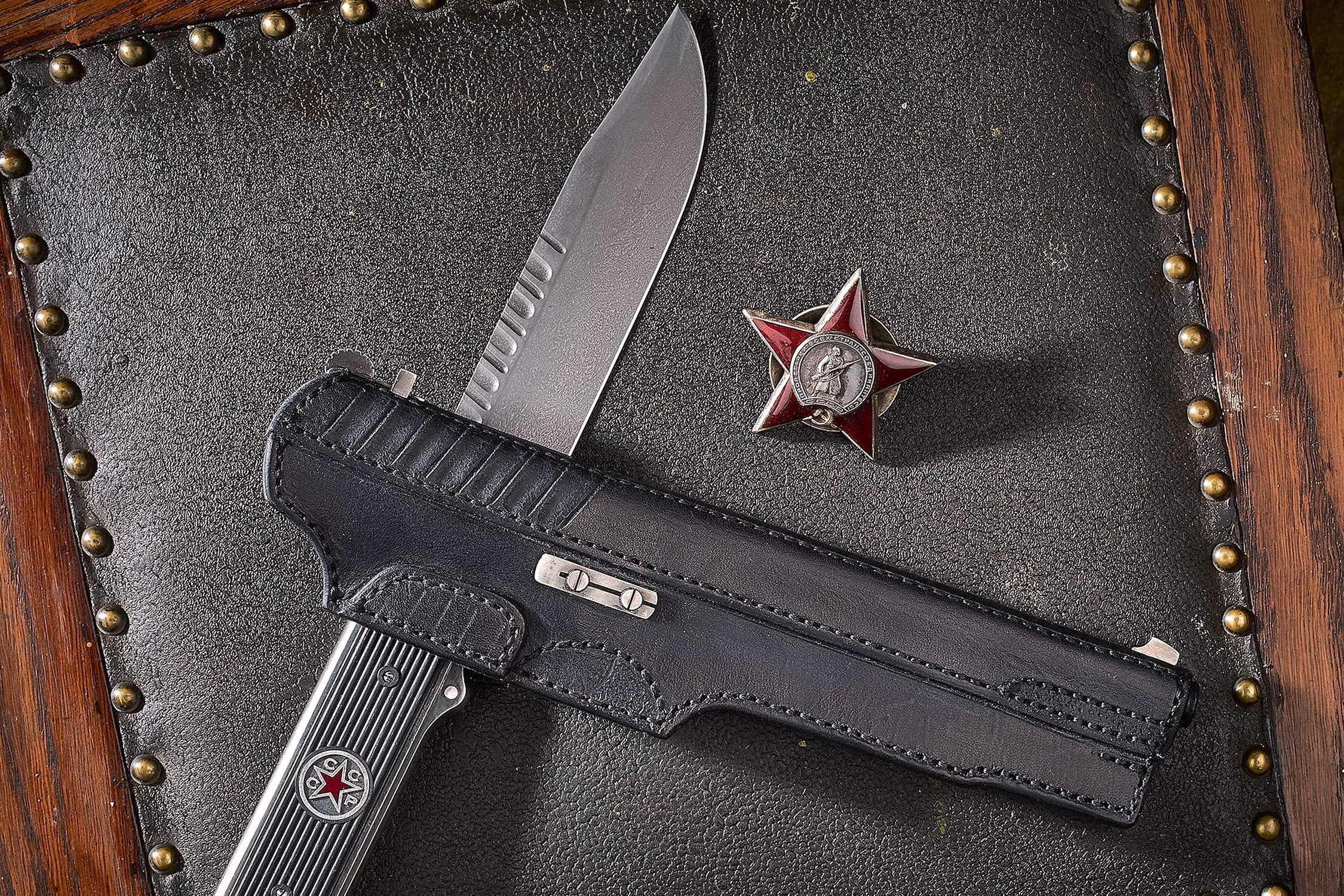 skin, 125mm, subweight, carving, SOVIET, white, original, sheath, shadow, weapon, weapons, spring, removable, background, light, cold, collapsible, sharpening, HD Wallpaper