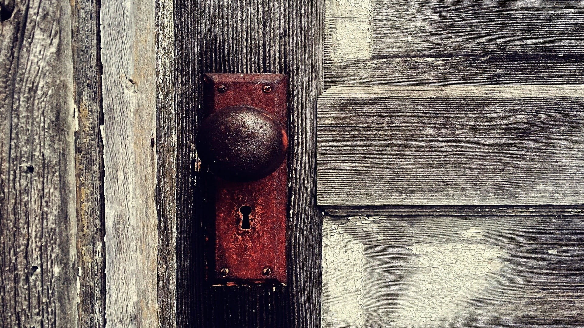 full frame, close-up, metal, vintage, 1080P, door, wood, backgrounds, safety, tool, rusty, weathered, security, textured, protection, black, closed, lock, HD Wallpaper