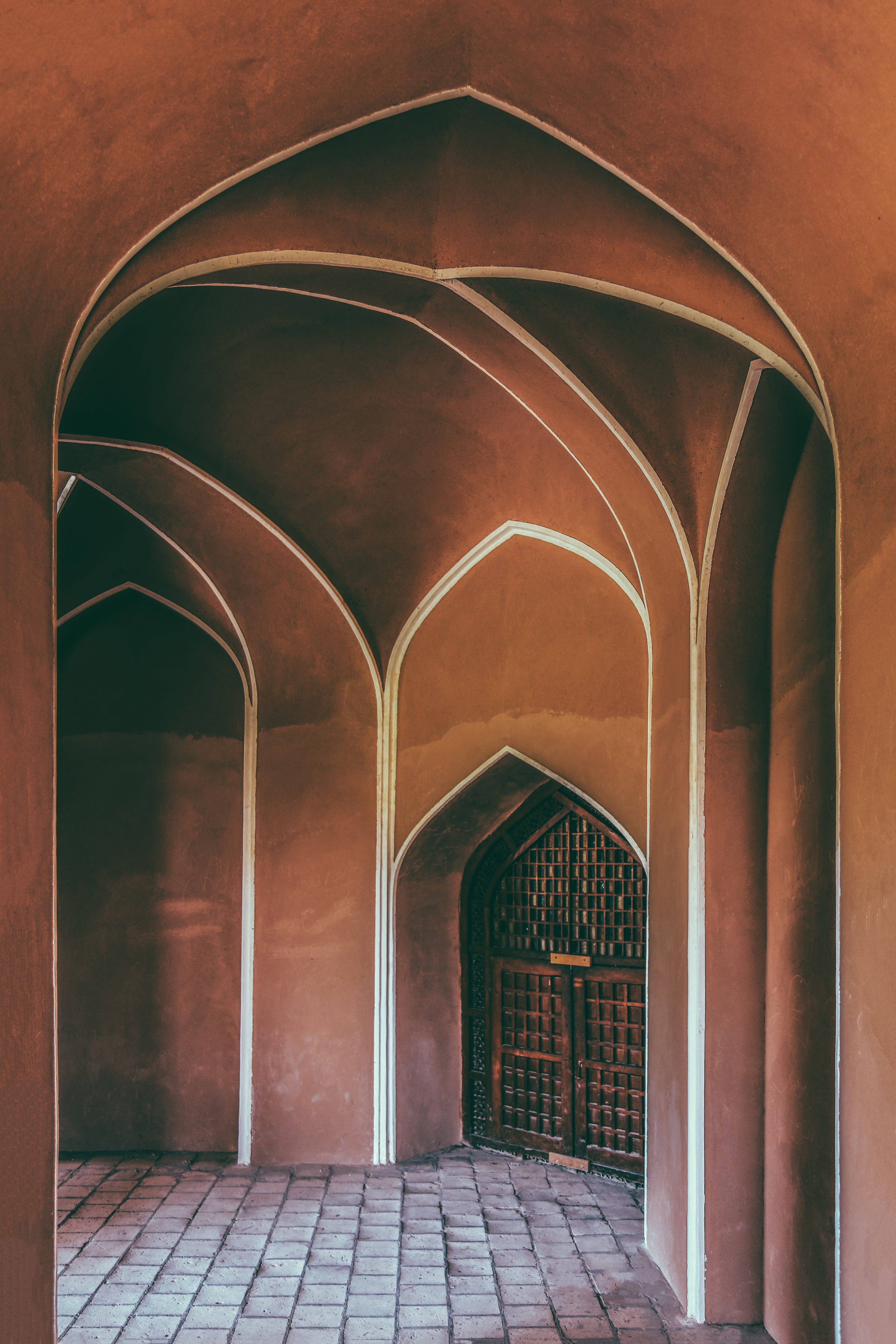 arched, iran, direction, ceiling, arch, the past, corridor, built structure, dolat abad garden, brick, in a row, empty, no people, path, flagstone, painting, Phone HD Wallpaper