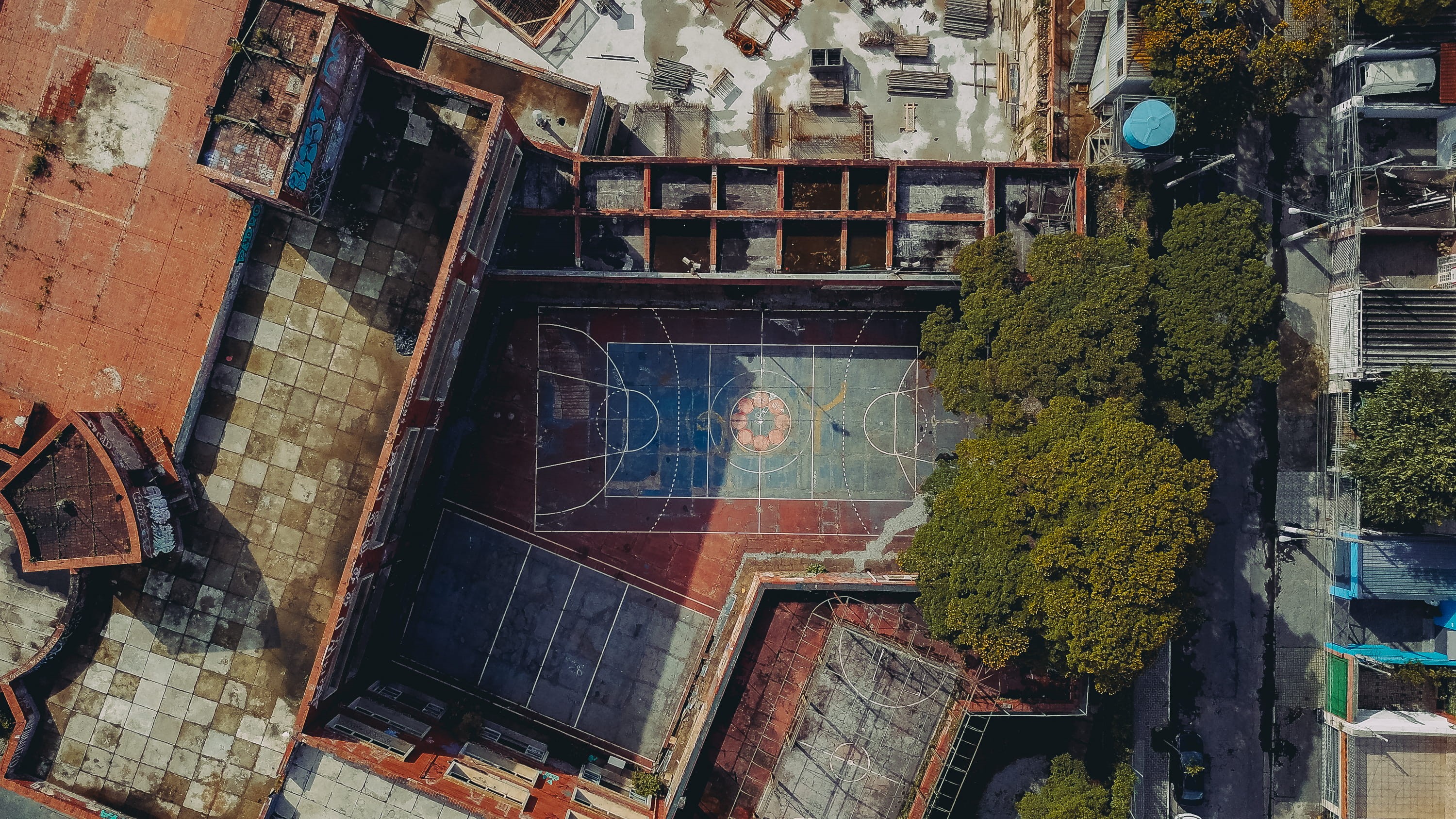 old, 2K, plant, built structure, outdoors, no people, nature, brazil, basketball court, baseball, team, building exterior, softball, r. bento frias, flagstone, HD Wallpaper