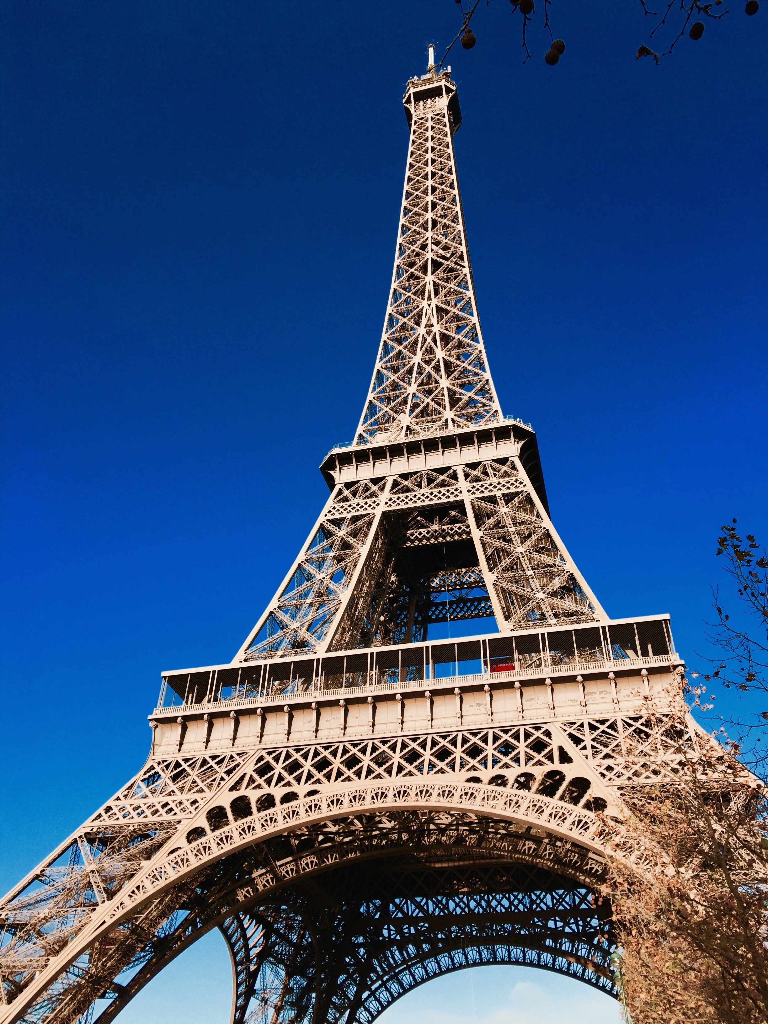 no people, spire, clear sky, arch, capital, sky, metal, city, eiffel, nature, outdoors, tower, built structure, travel, architecture, travel destinations, Phone HD Wallpaper