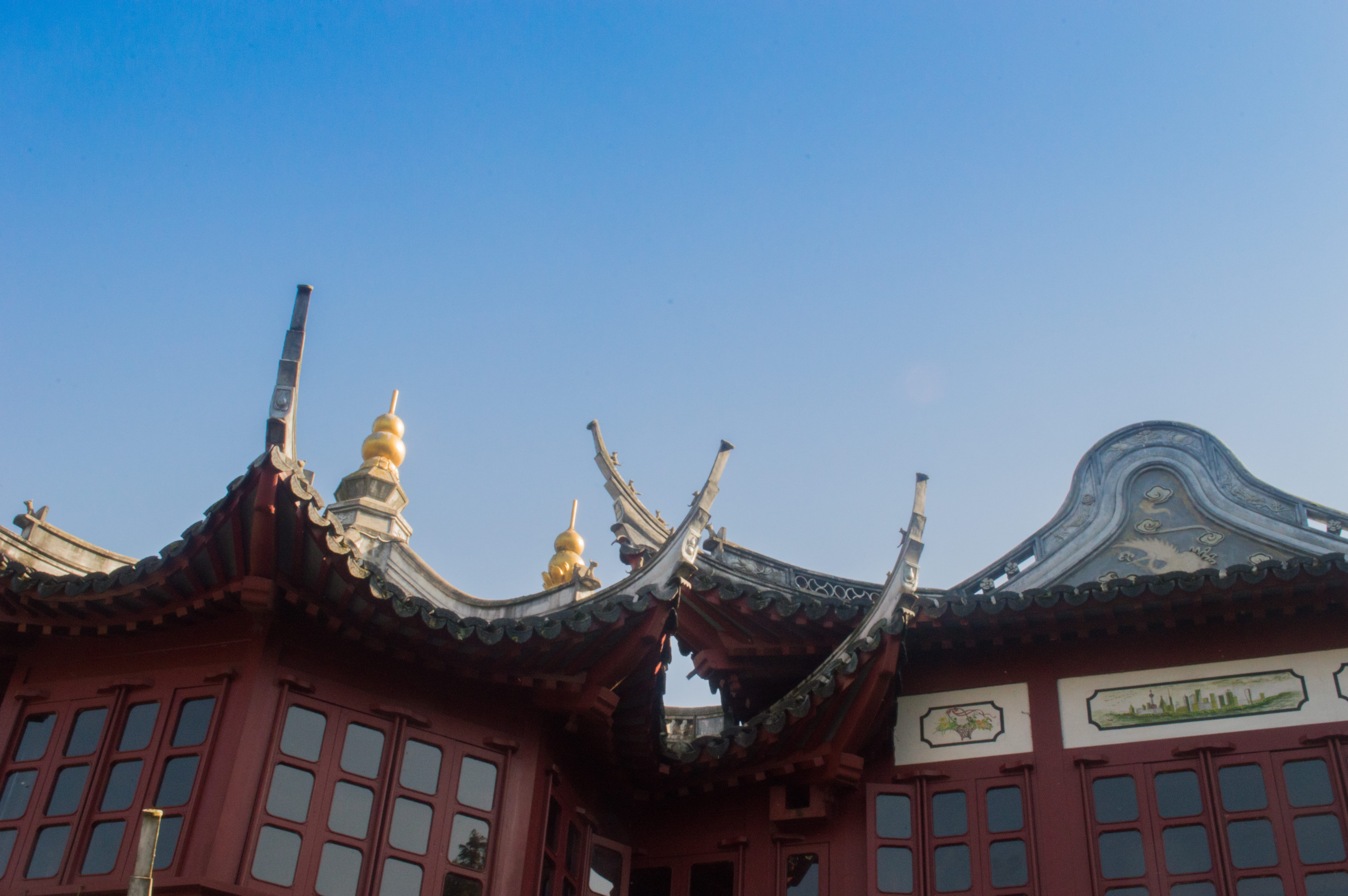 clear sky, spirituality, belgium, 5K, brugelette, no people, ornate, temple, day, place of worship, built structure, architecture, low angle view, eaves, HD Wallpaper