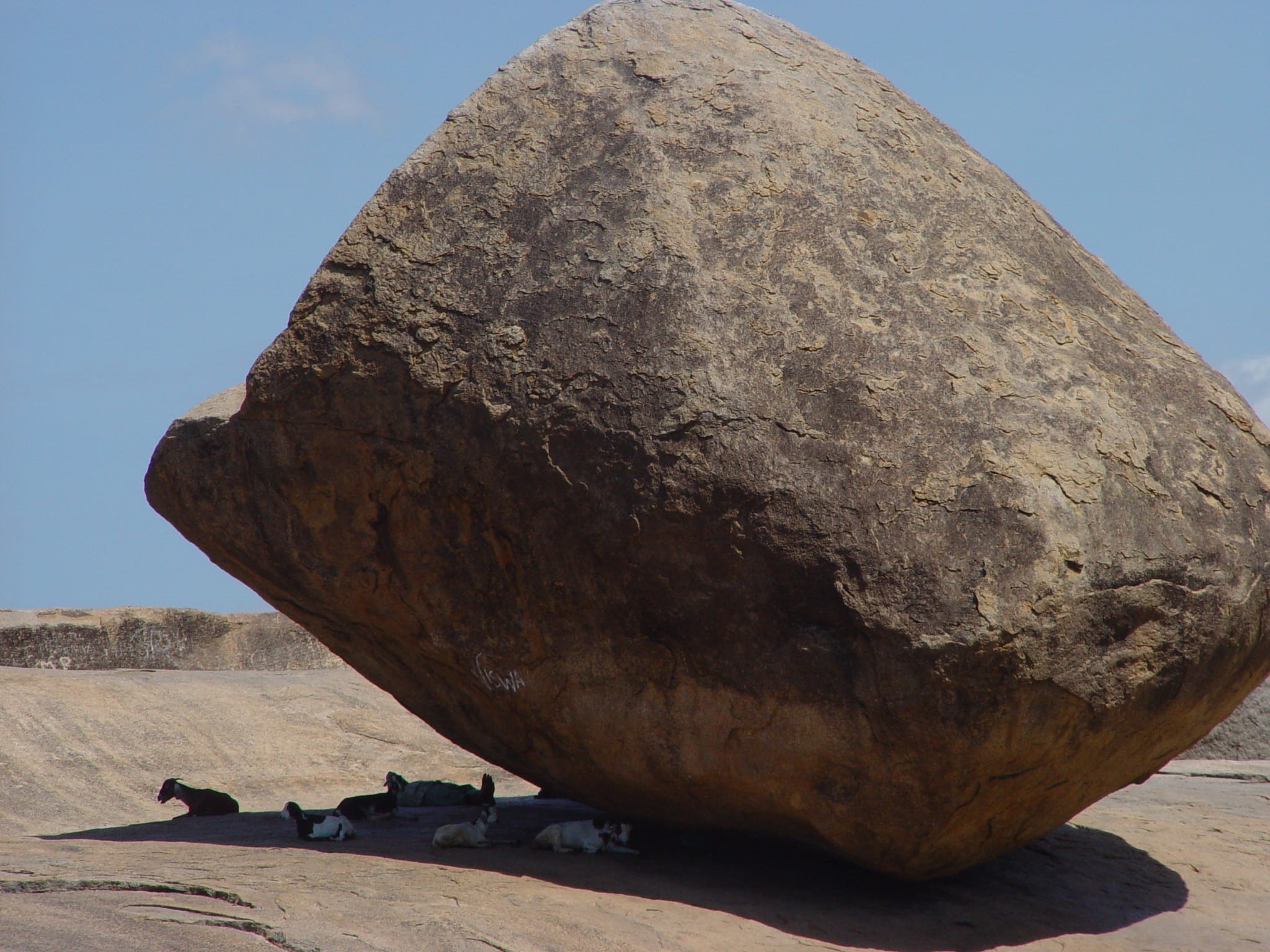 day, beauty in nature, land, rock - object, solid, clear sky, lifestyles, india, nature, sunlight, boulder - rock, sky, 1080P, south india, krishnas butterball, HD Wallpaper