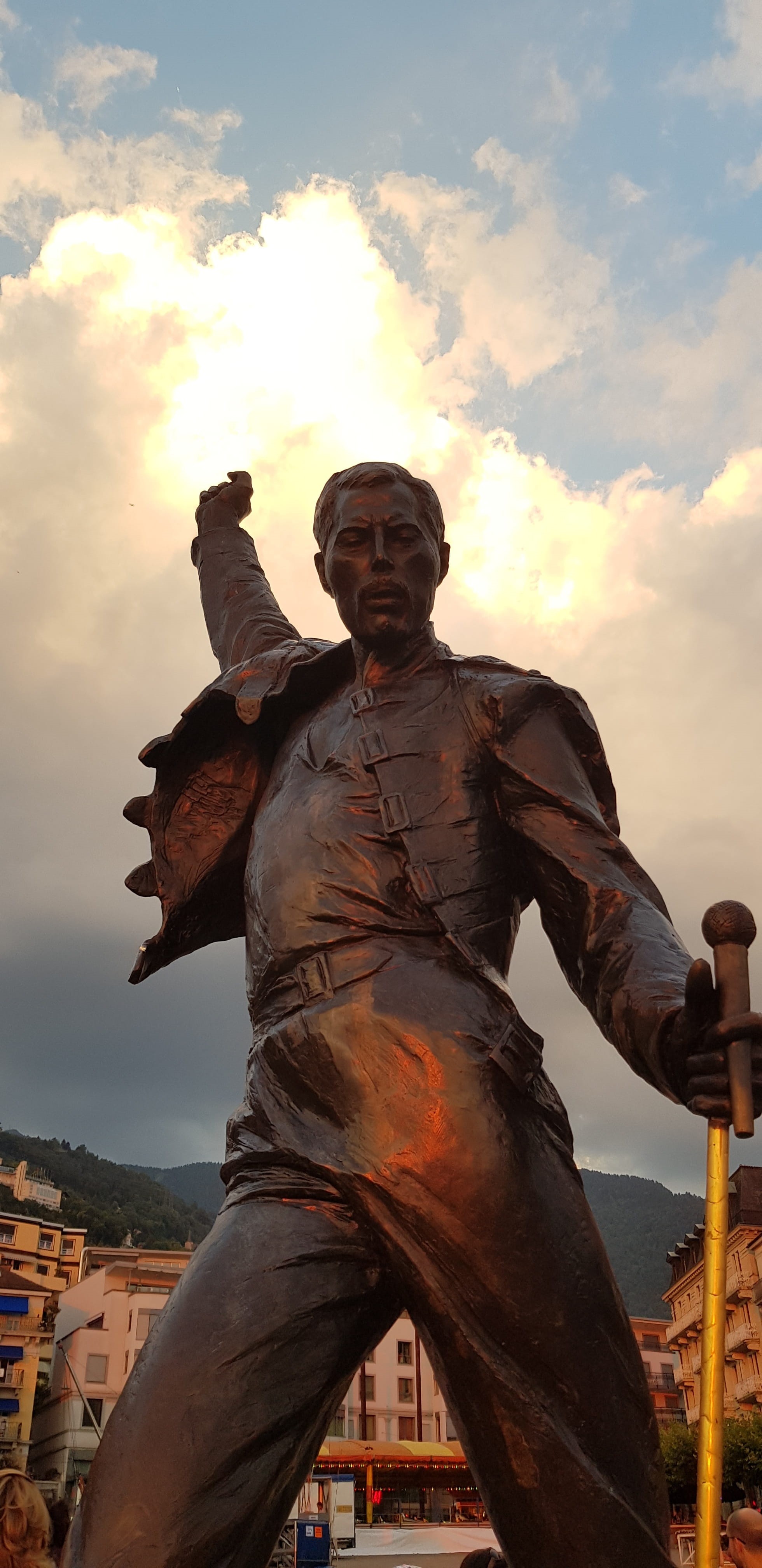 statue, representation, sculpture, montreux, the past, one person, standing, freddy mercury, built structure, creativity, history, 4K, sky, memorial statue, Phone HD Wallpaper