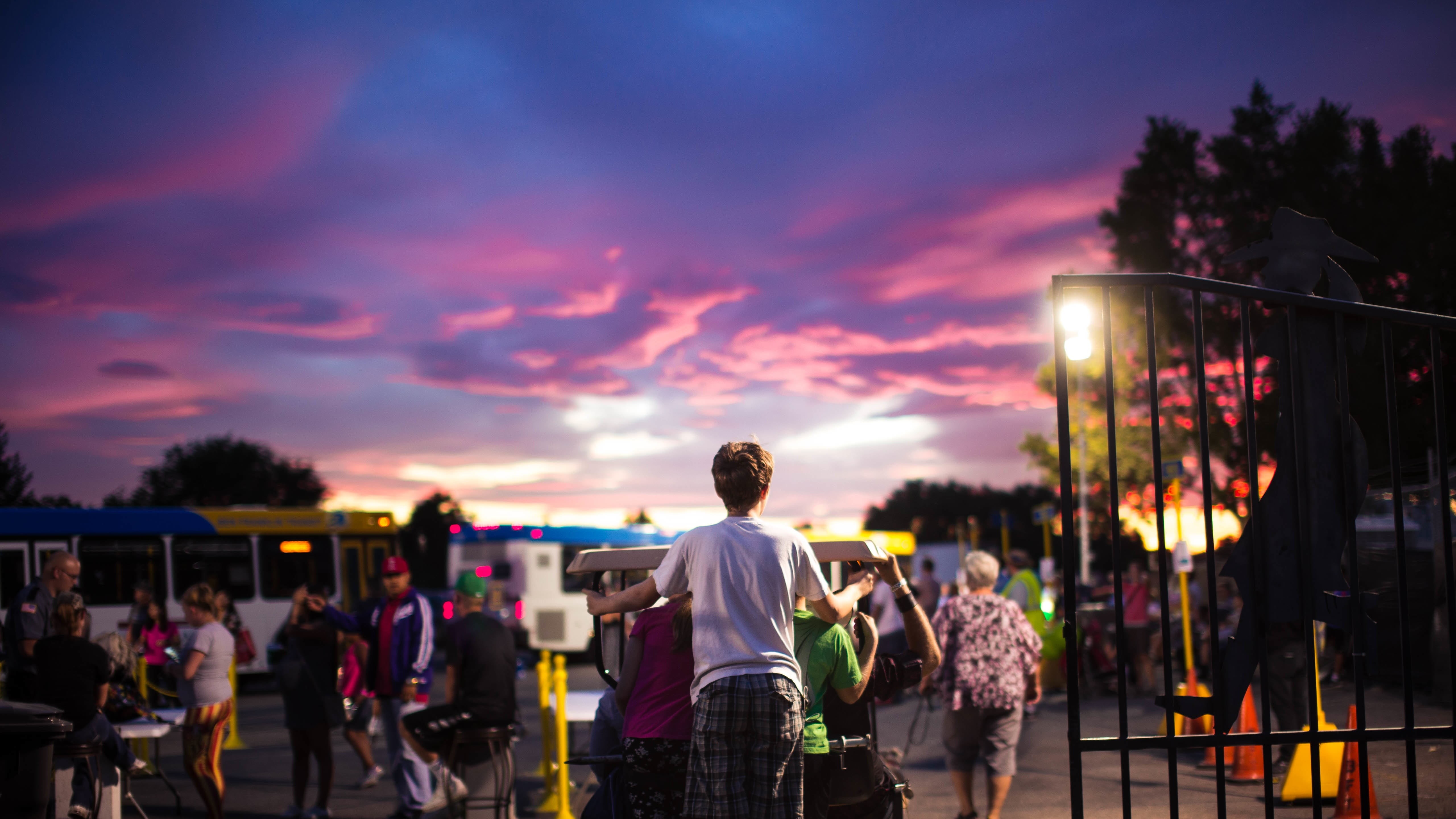 clouds, 5K, cloud - sky, old, sunset, walking, top, sky, real people, rear view, travel, outdoors, music festival, kid, adult, station, elderly, dusk, HD Wallpaper