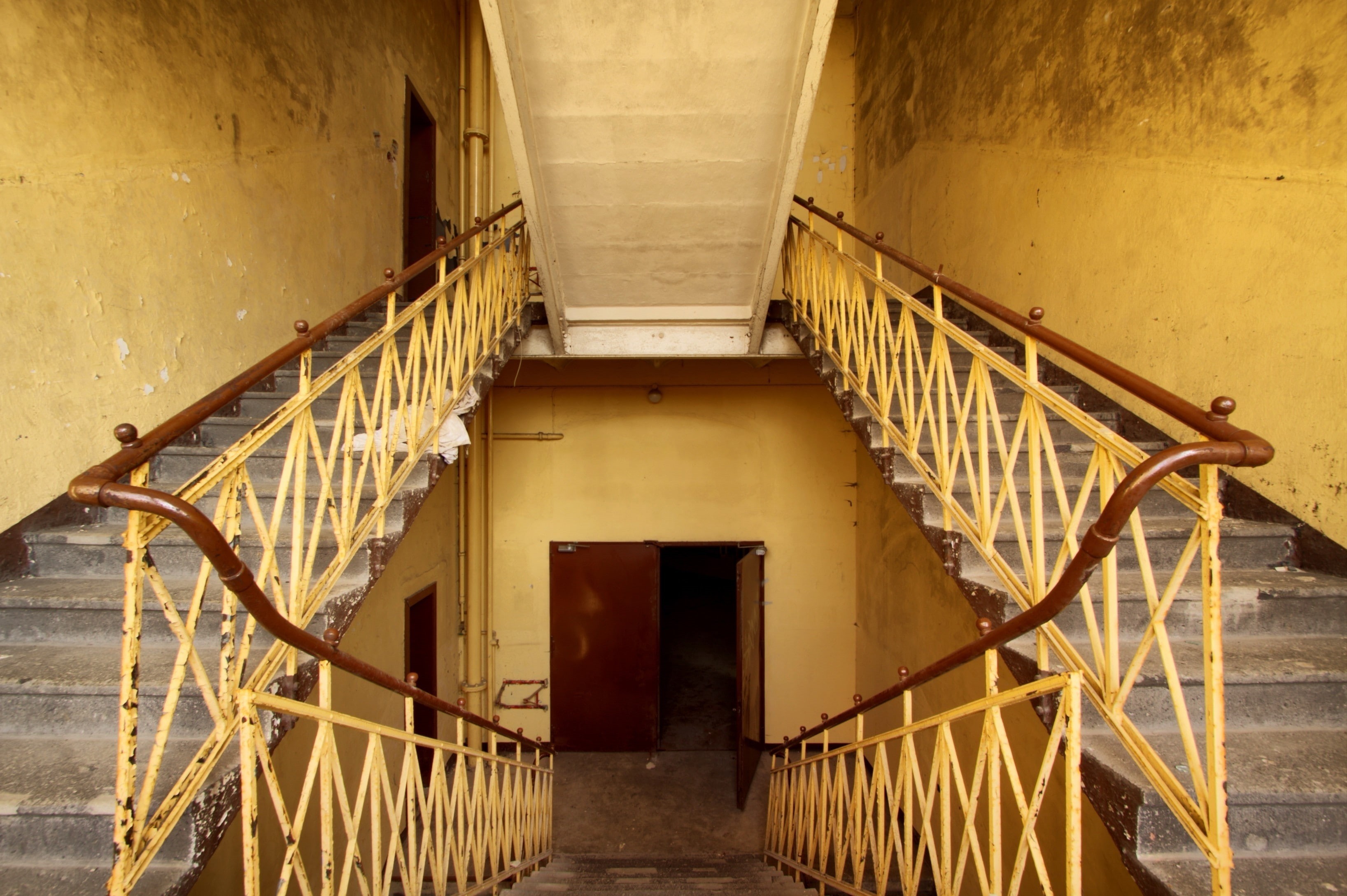 2K, interior, abandoned, direction, door, handrail, architecture, steps and staircases, stairs, punishment, built structure, indoors, metal, day, connection, HD Wallpaper