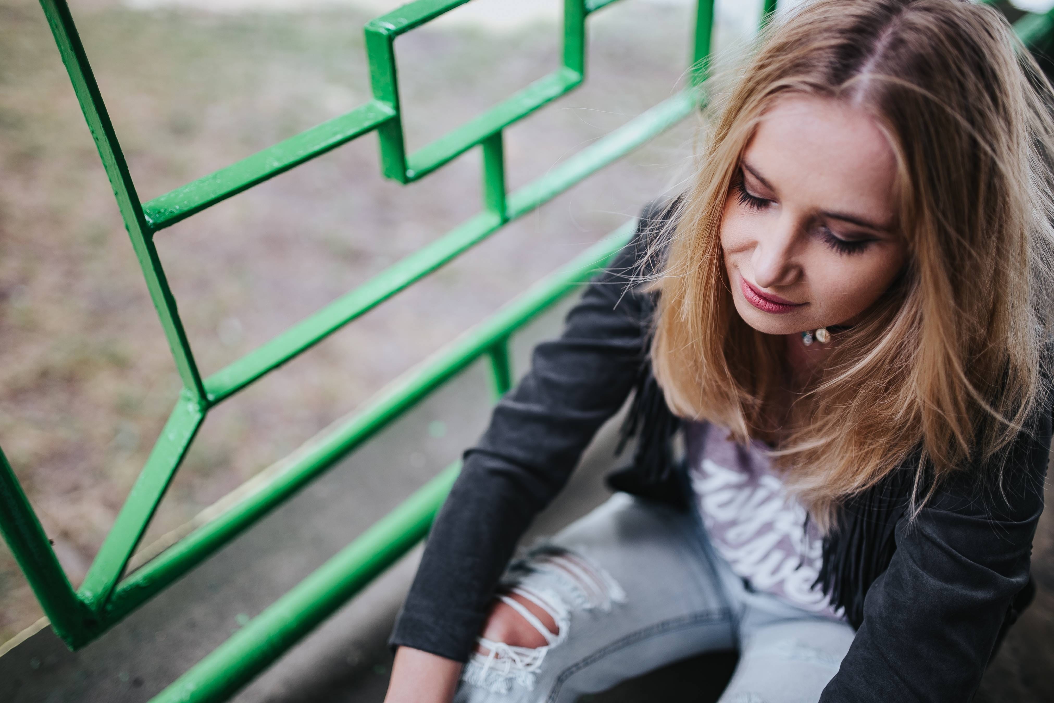 hairstyle, jacket, females, hair, smiling, outdoors, pretty, girl, female, beauty, long Hair, beautiful, front view, ripped, real people, black, Blonde, HD Wallpaper