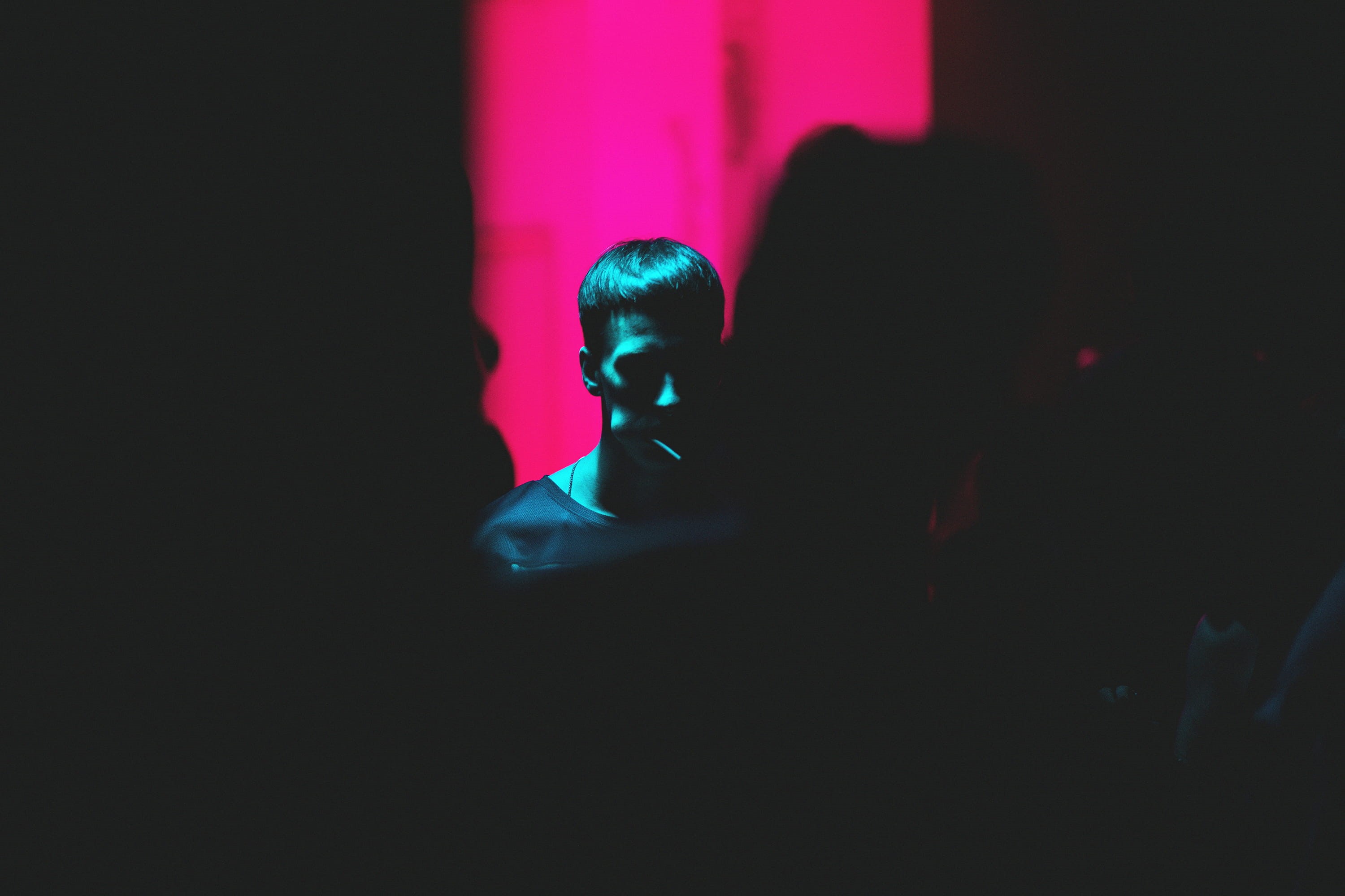 light - natural phenomenon, technology, headshot, fashion, human, light, party, lifestyles, nightlife, one person, selective focus, real people, flare, HD Wallpaper