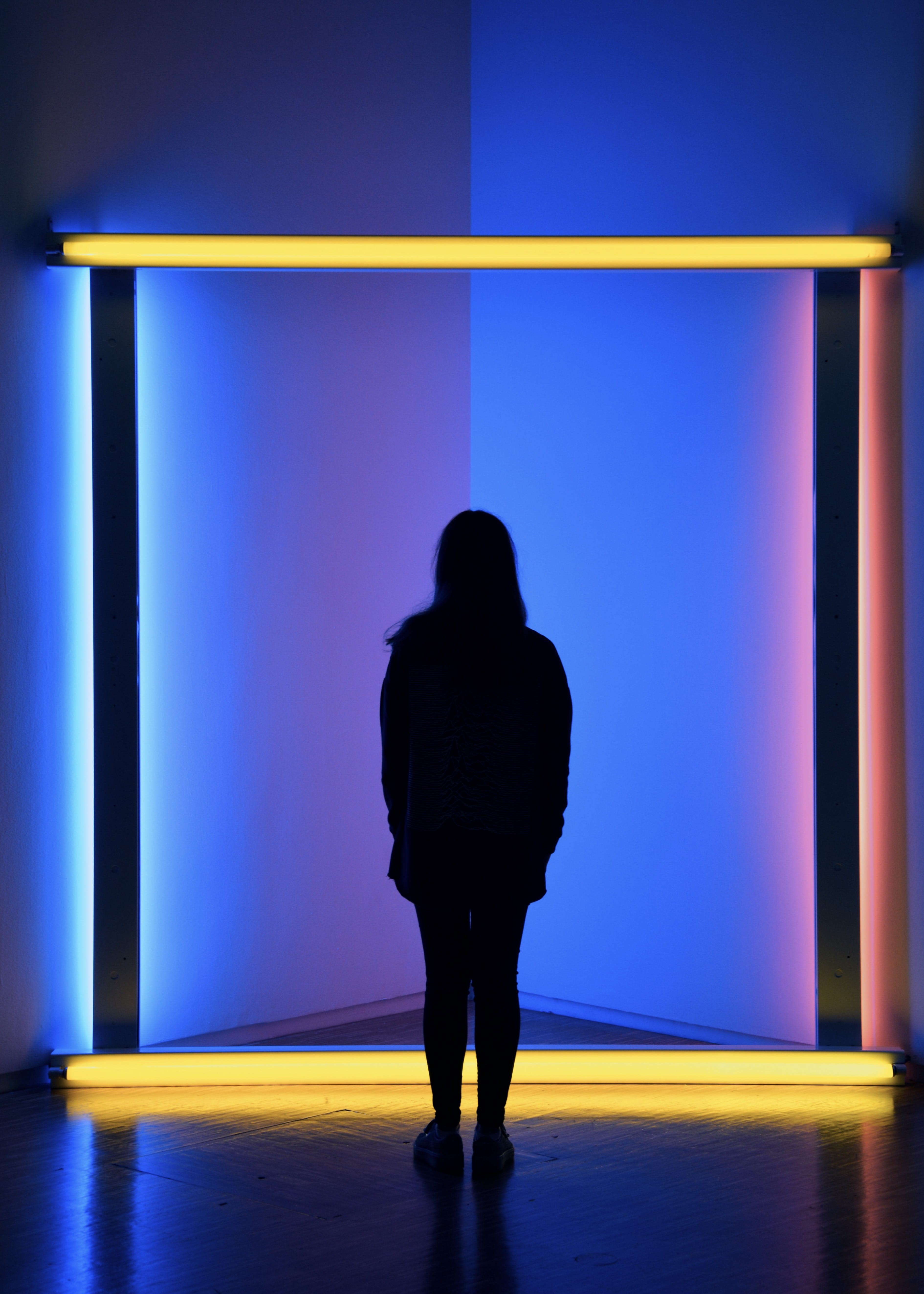 interior design, rear view, corridor, multi colored, spotlight, theater, auditorium, full length, wall - building feature, illuminated, silhouette, arts culture and entertainment, Phone HD Wallpaper