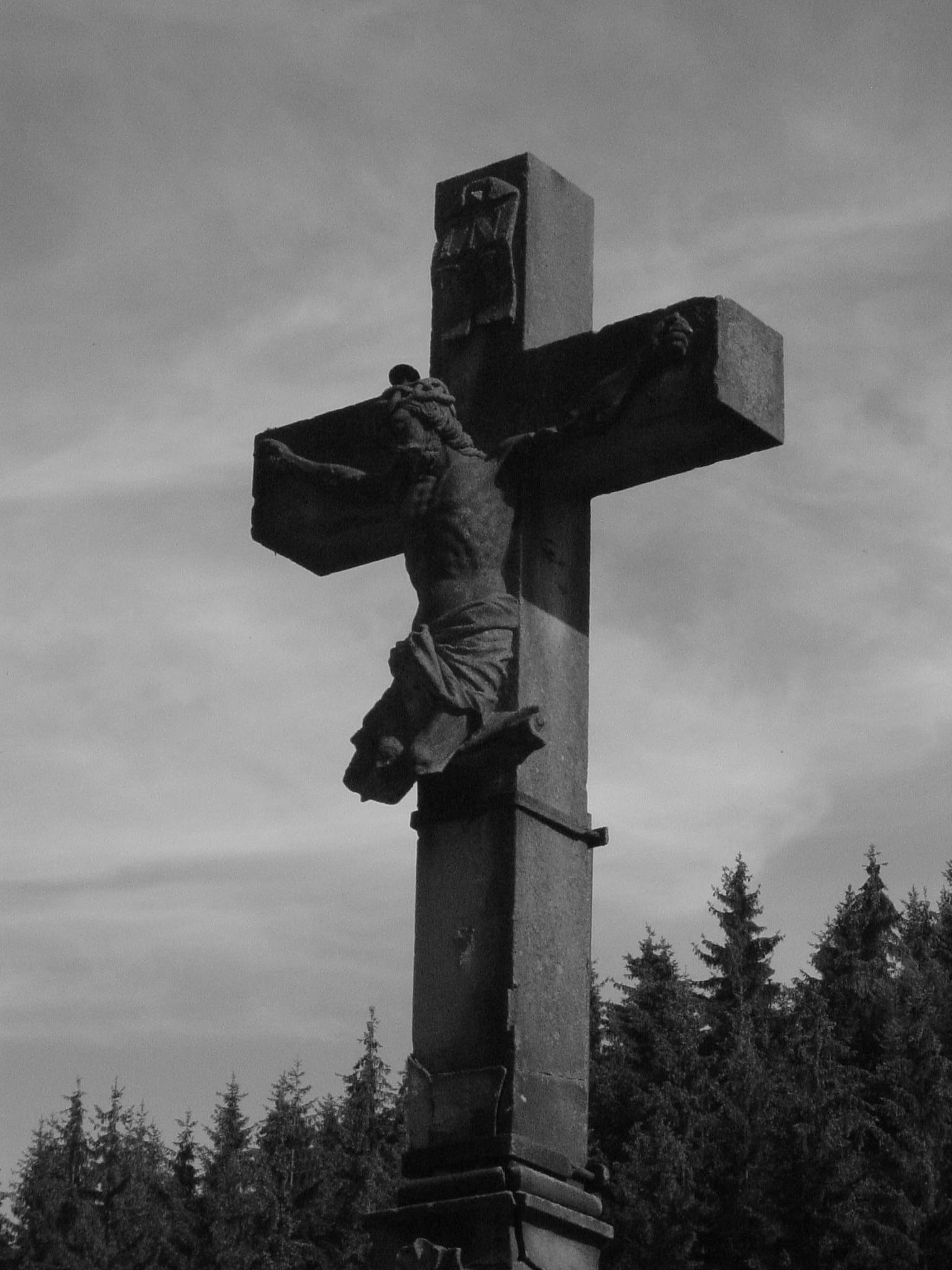 easter, no people, catholic, statue, tree, art and craft, church, faith, Cross, holy, god, jesus, day, sculpture, low angle view, catholicism, religious, Phone HD Wallpaper