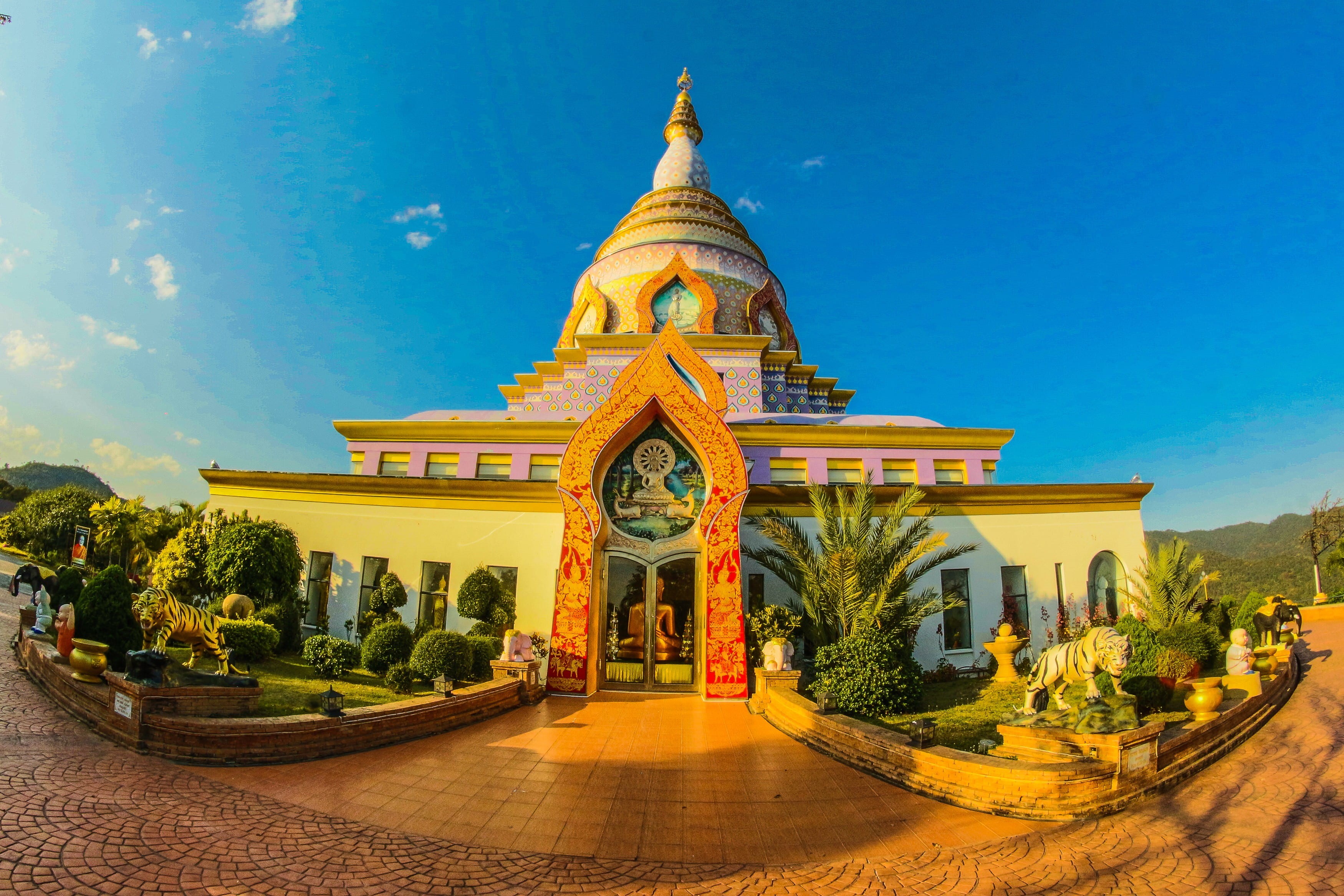 sculptures, famous, plant, architecture, buddha, daylight, temple, tree, building, colors, Asian, nature, ornament, statues, Buddhism, spiritual, worship, HD Wallpaper