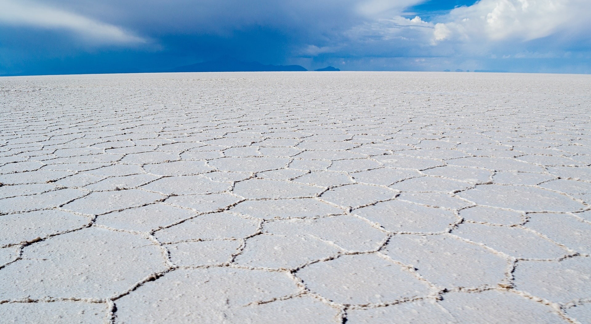 sand, salt flat, landscape, hd, 1080P, sky, outdoors, nature, mineral, arid climate, uyuni, white, drought, salt, climate, dry, South America, no people, HD Wallpaper